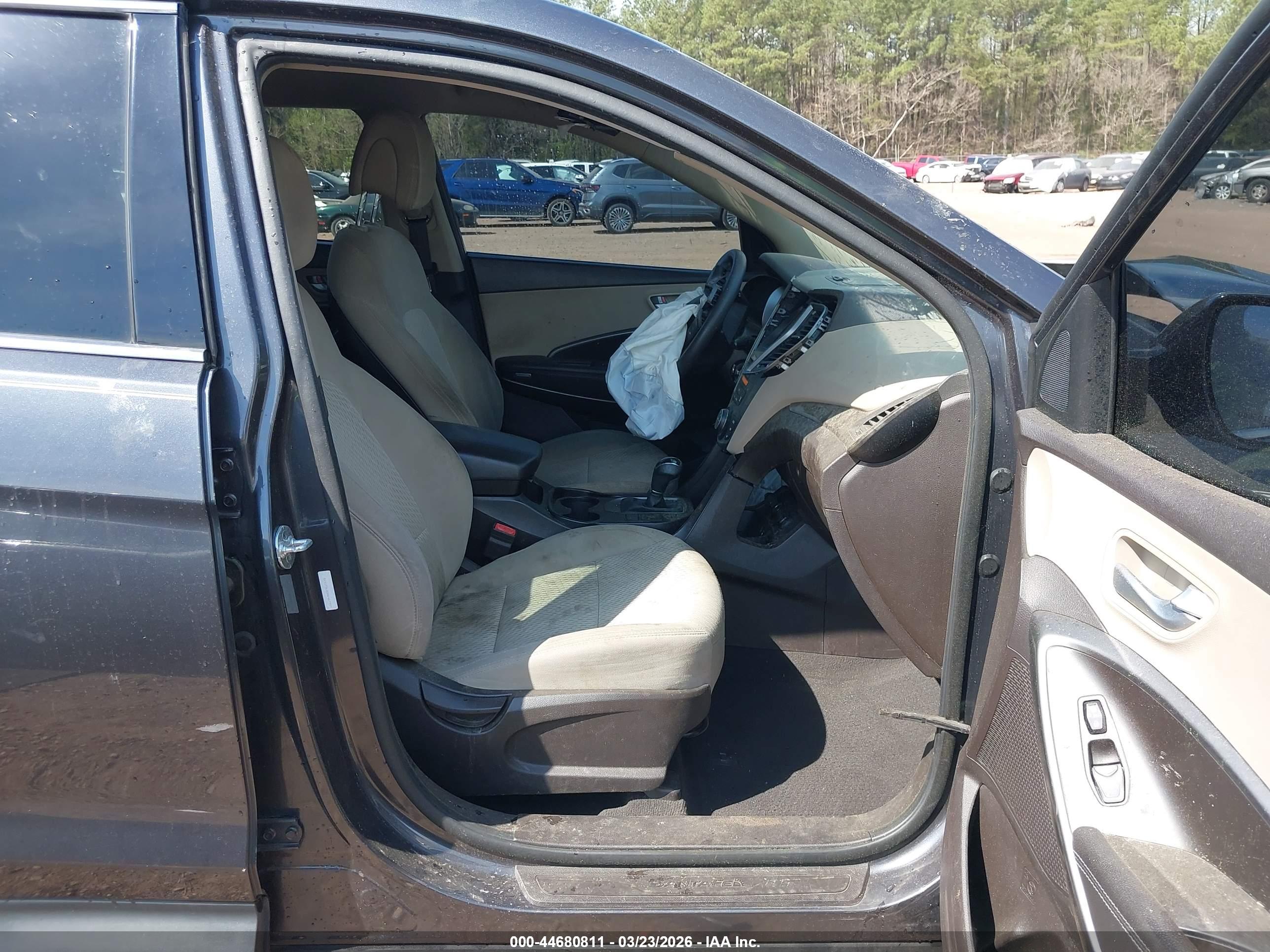 HYUNDAI SANTA image 5