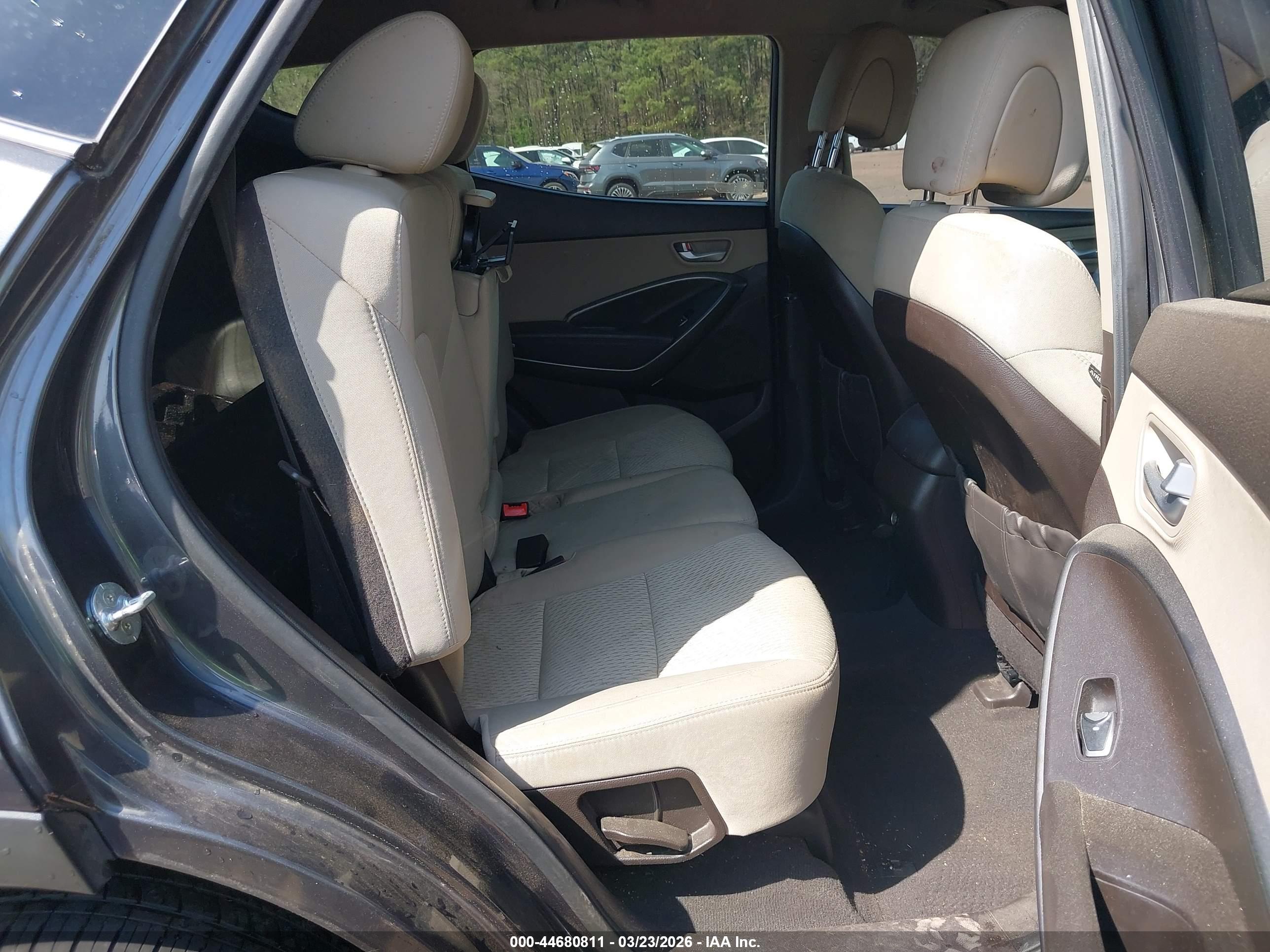 HYUNDAI SANTA image 8