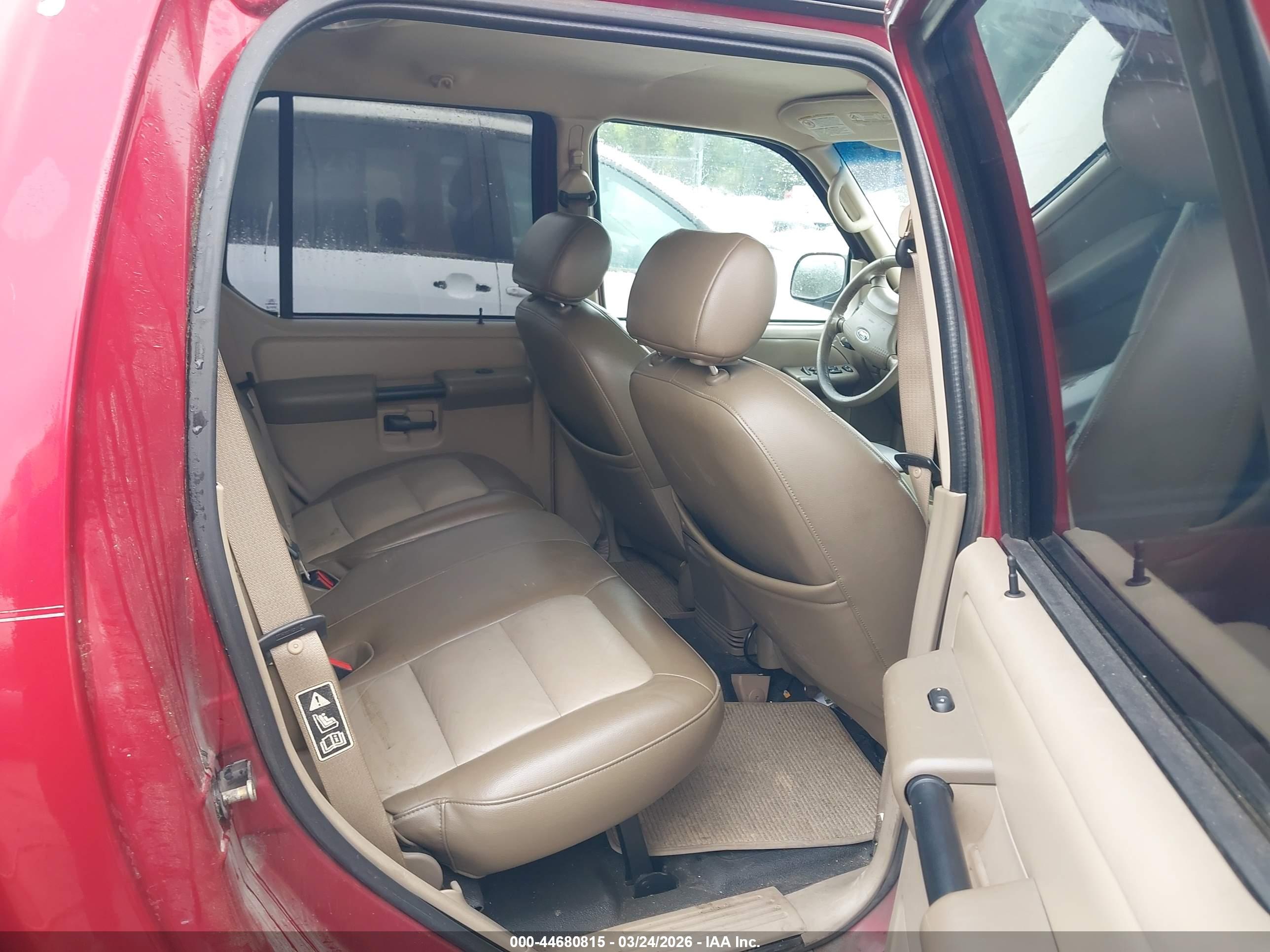 FORD EXPLORER image 8