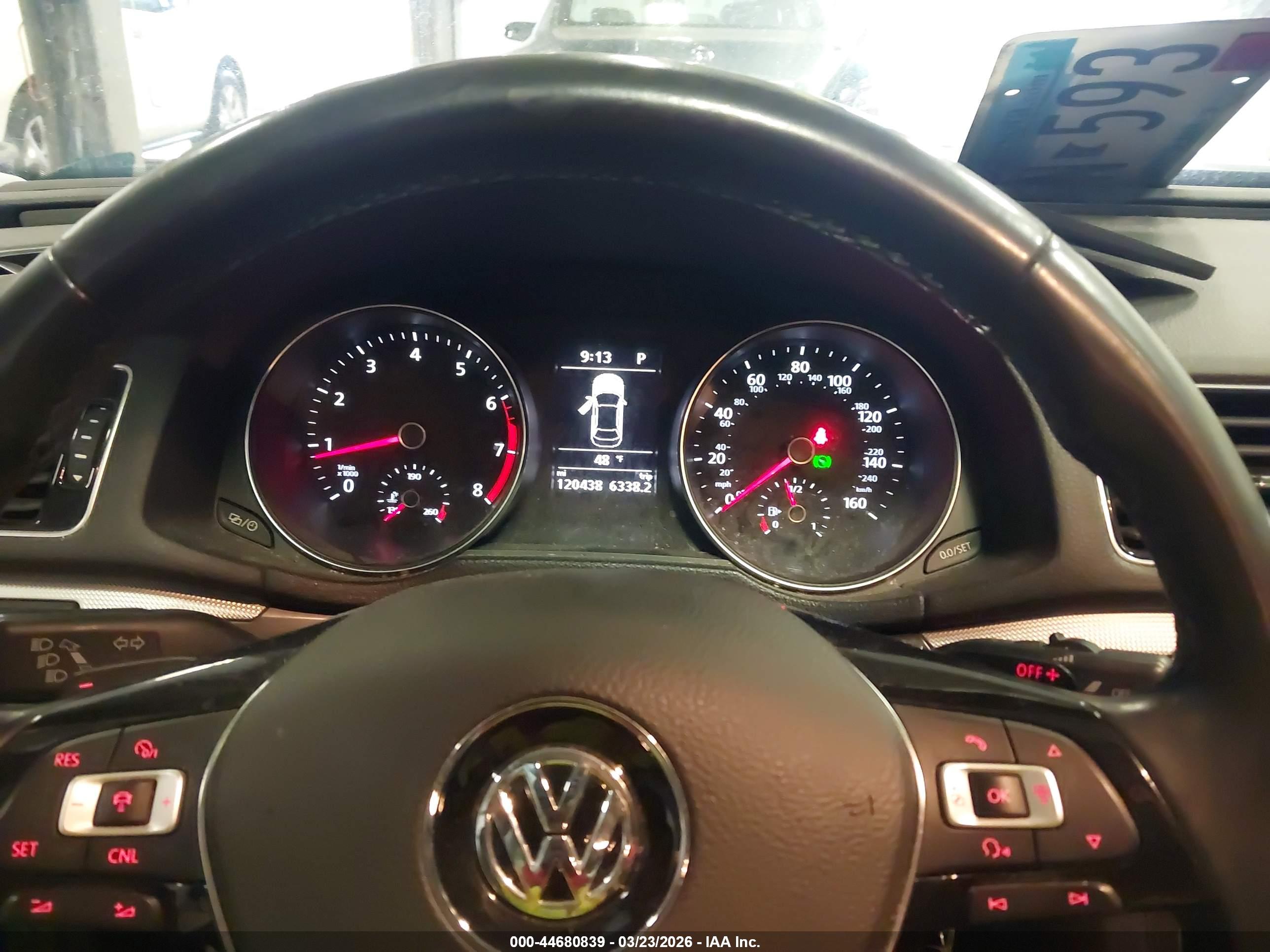 VOLKSWAGEN PASSAT image 7
