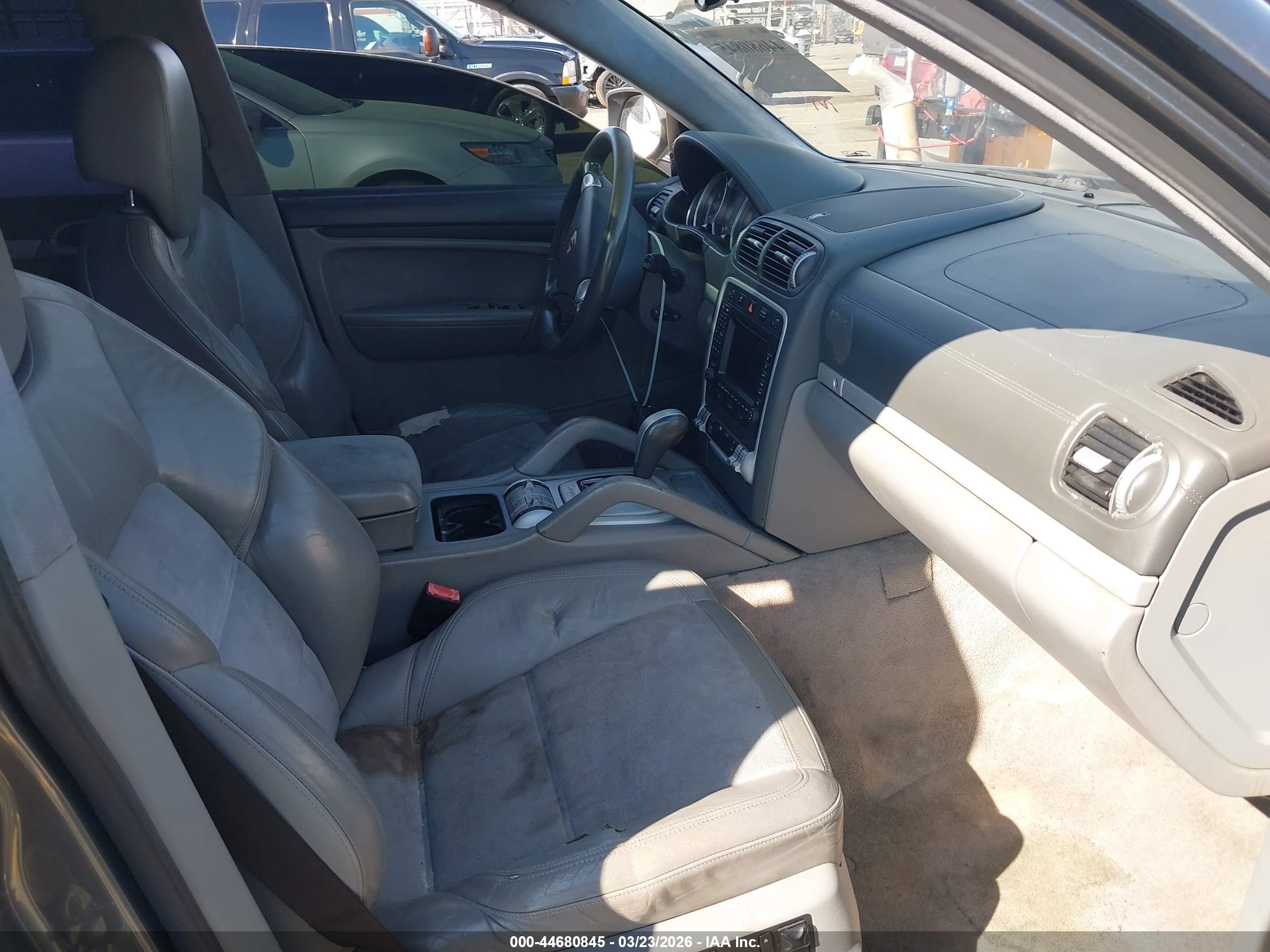 PORSCHE CAYENNE image 5