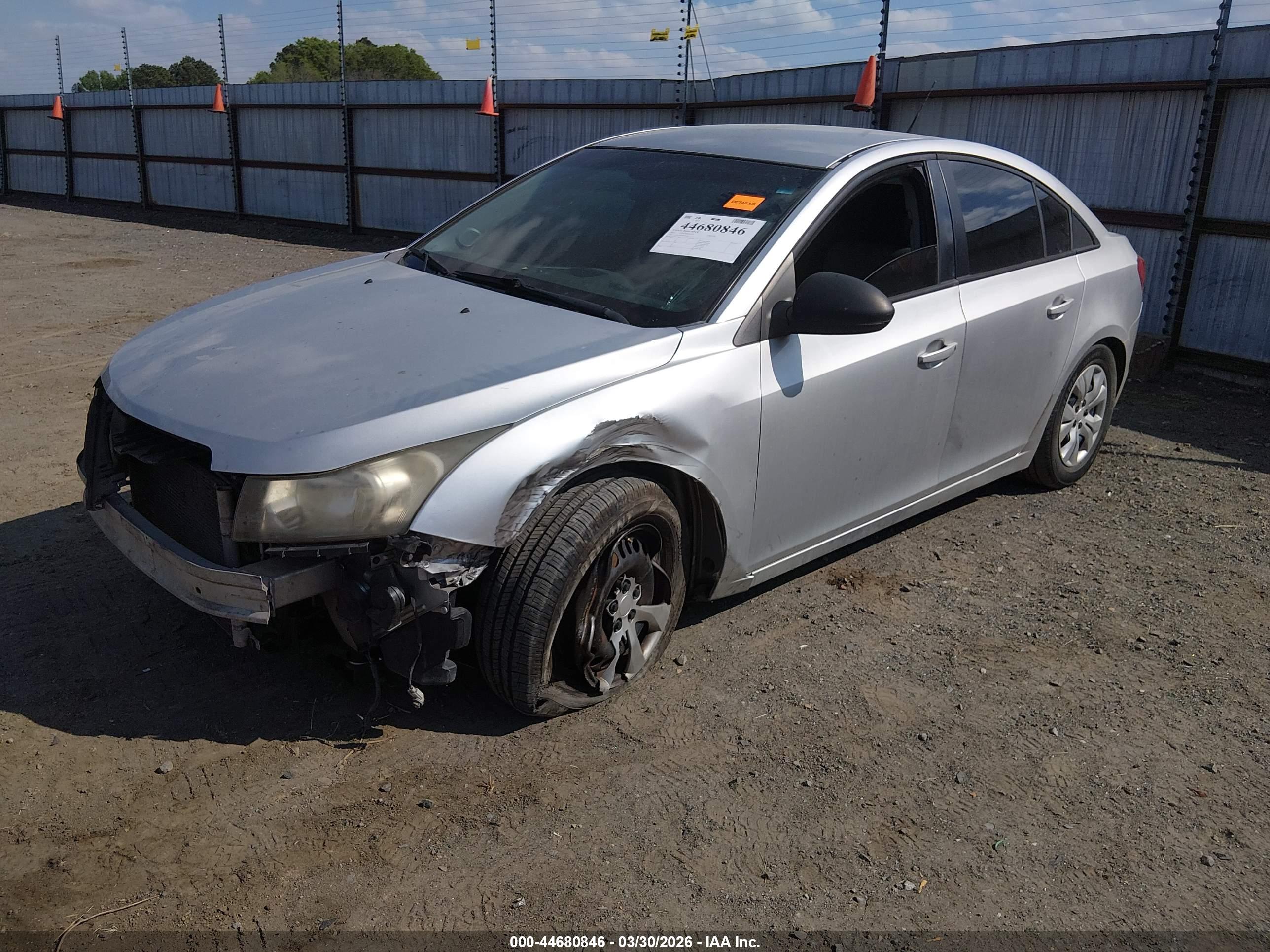 CHEVROLET CRUZE image 2