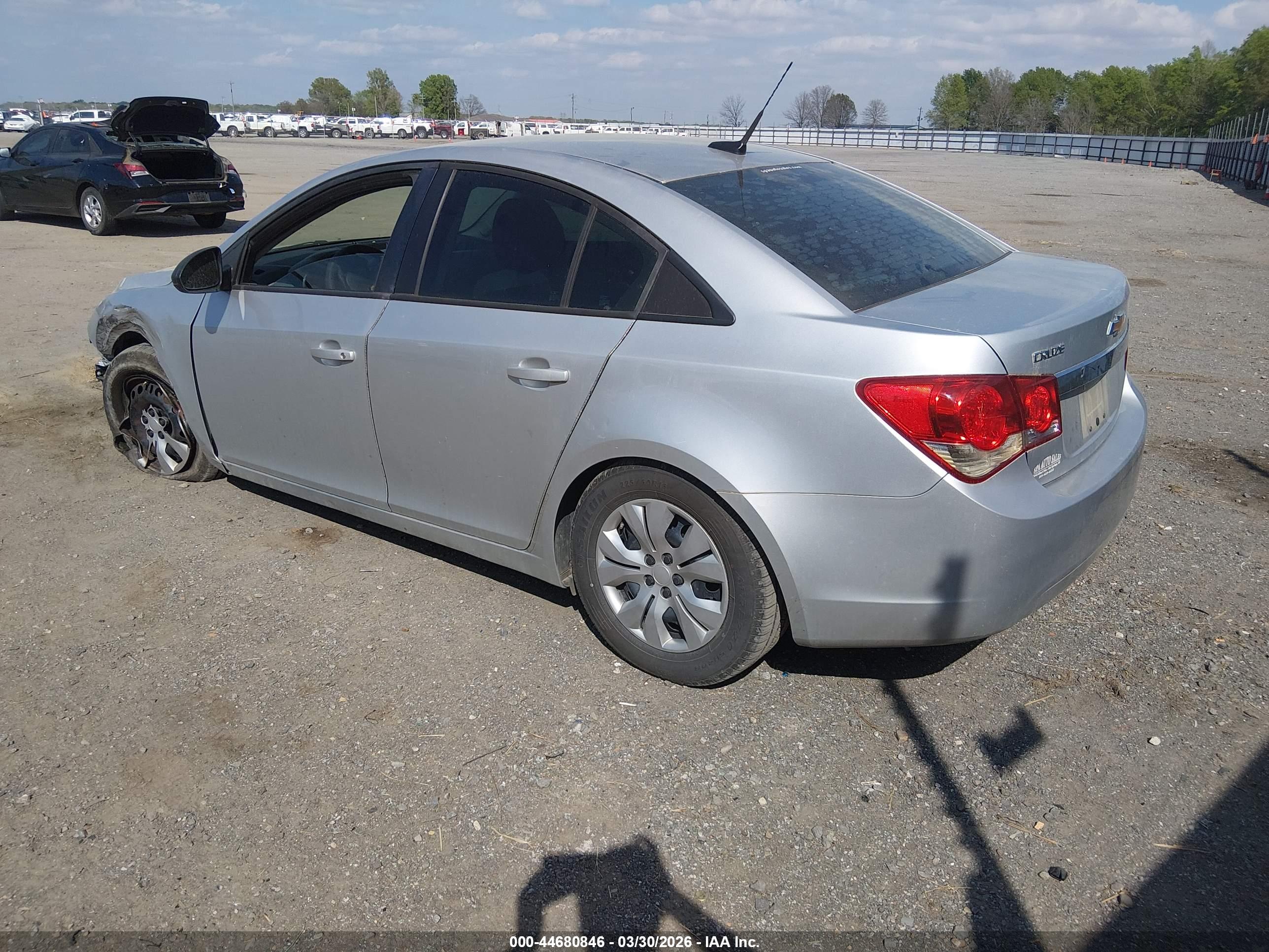 CHEVROLET CRUZE image 3