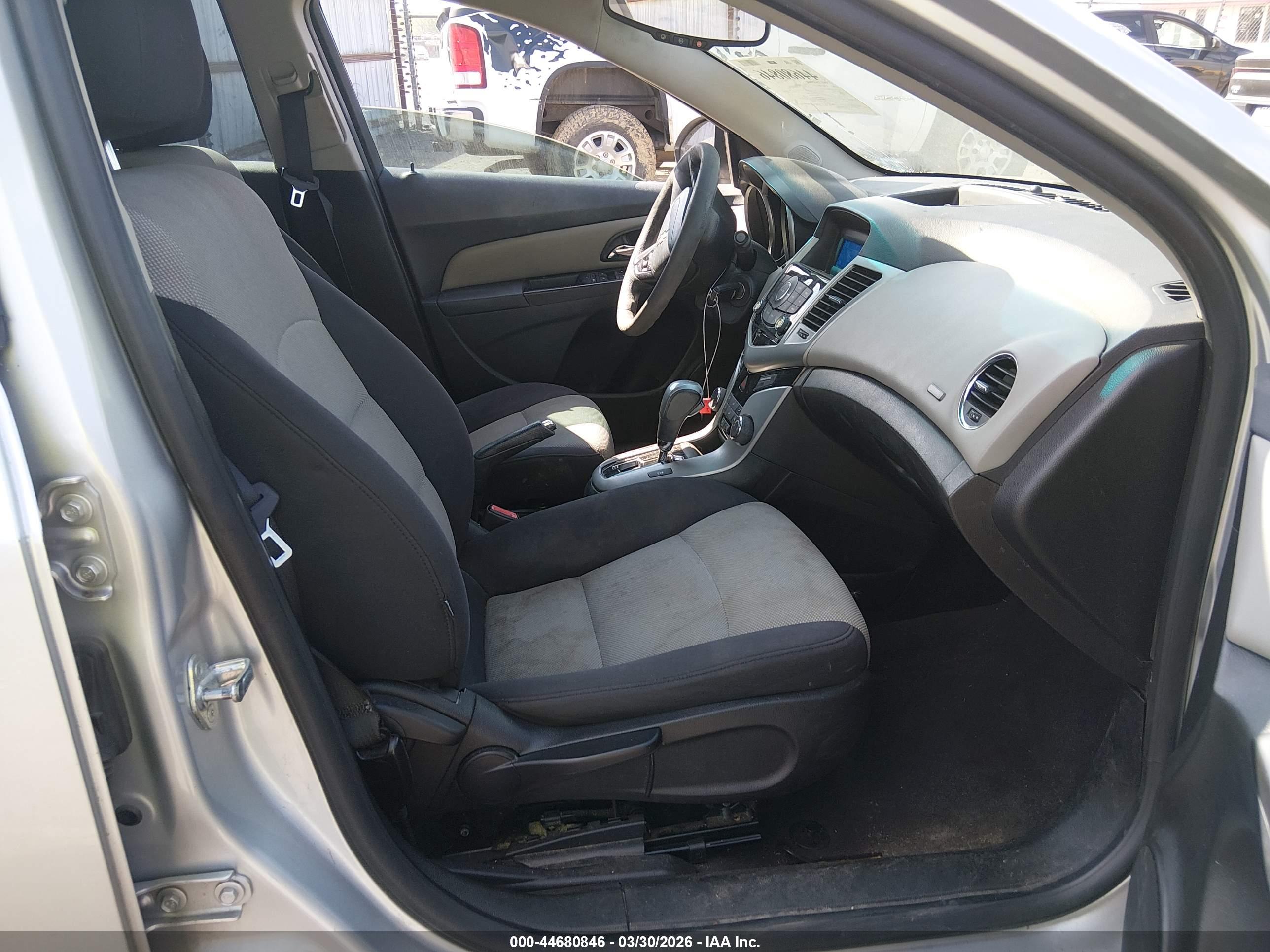 CHEVROLET CRUZE image 5