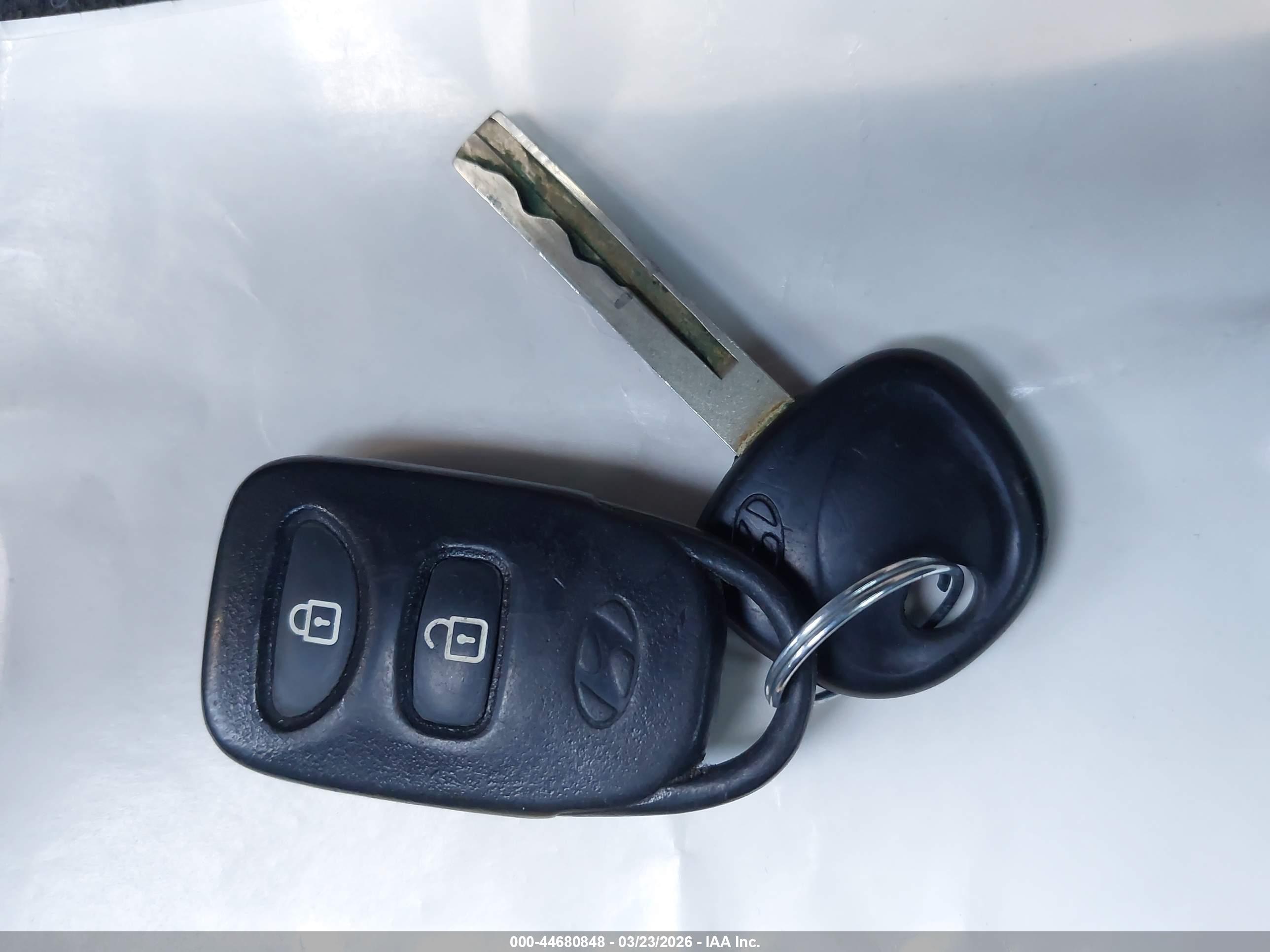 HYUNDAI ACCENT image 11