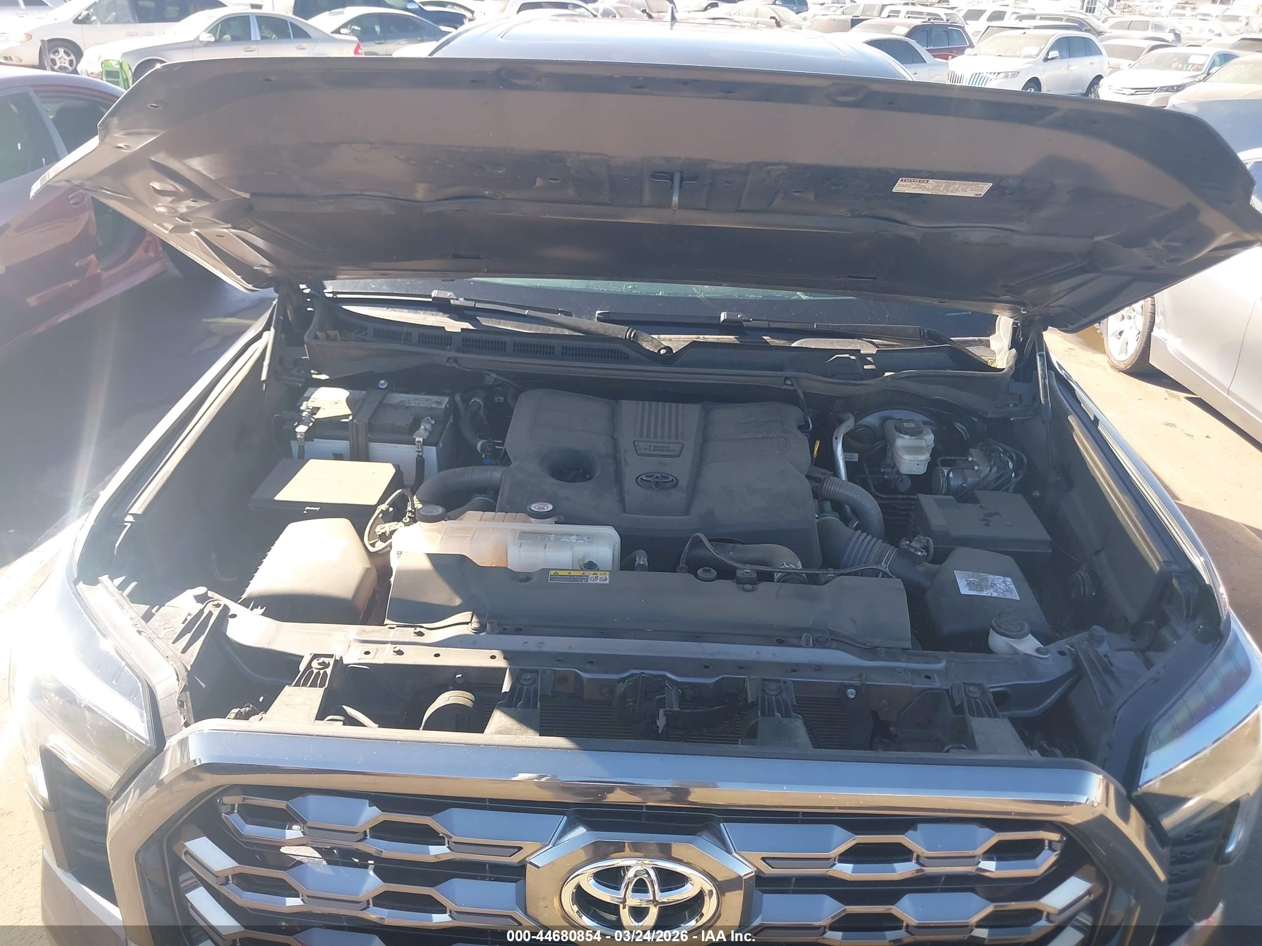 TOYOTA TUNDRA image 10