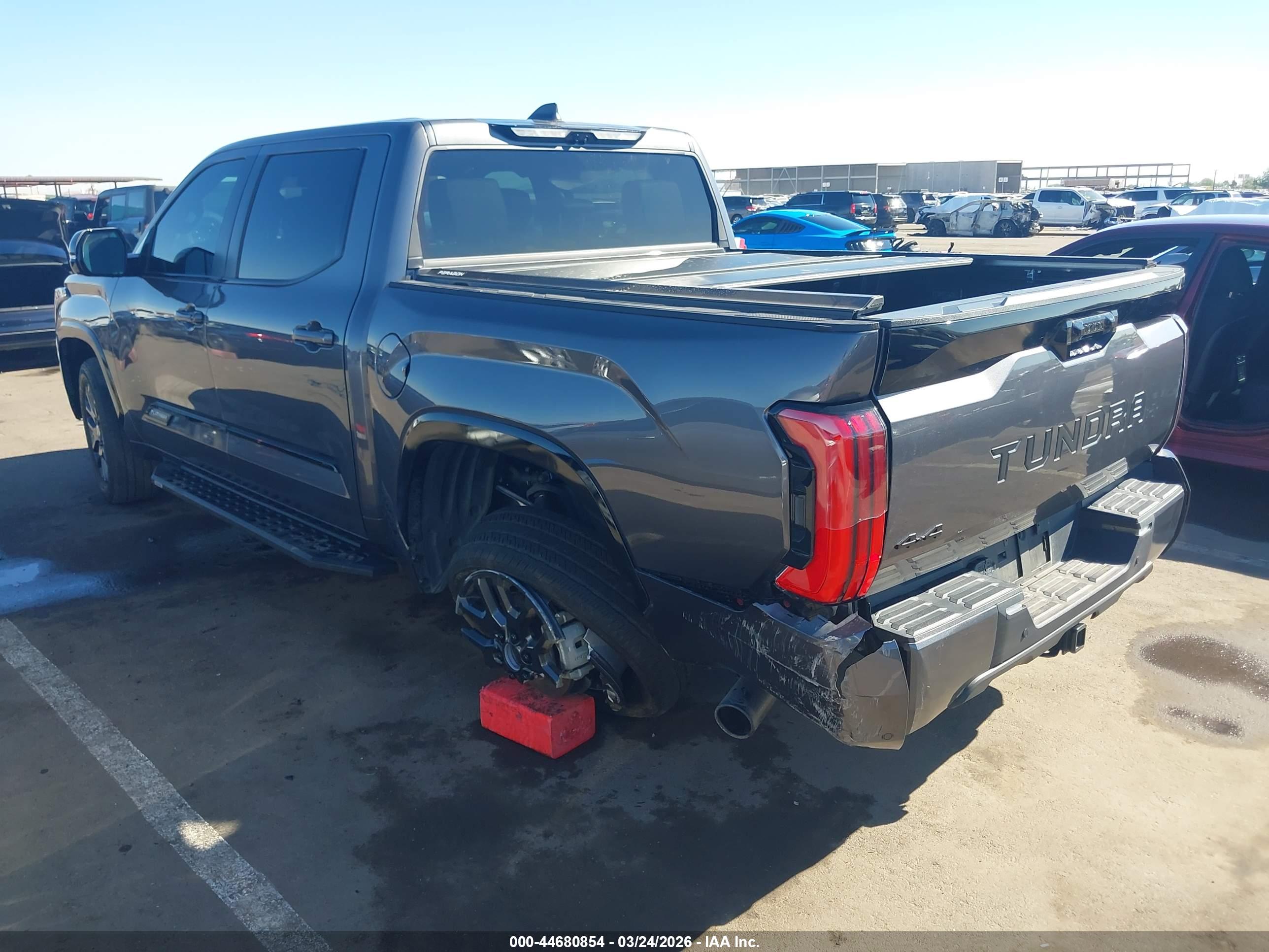 TOYOTA TUNDRA image 3