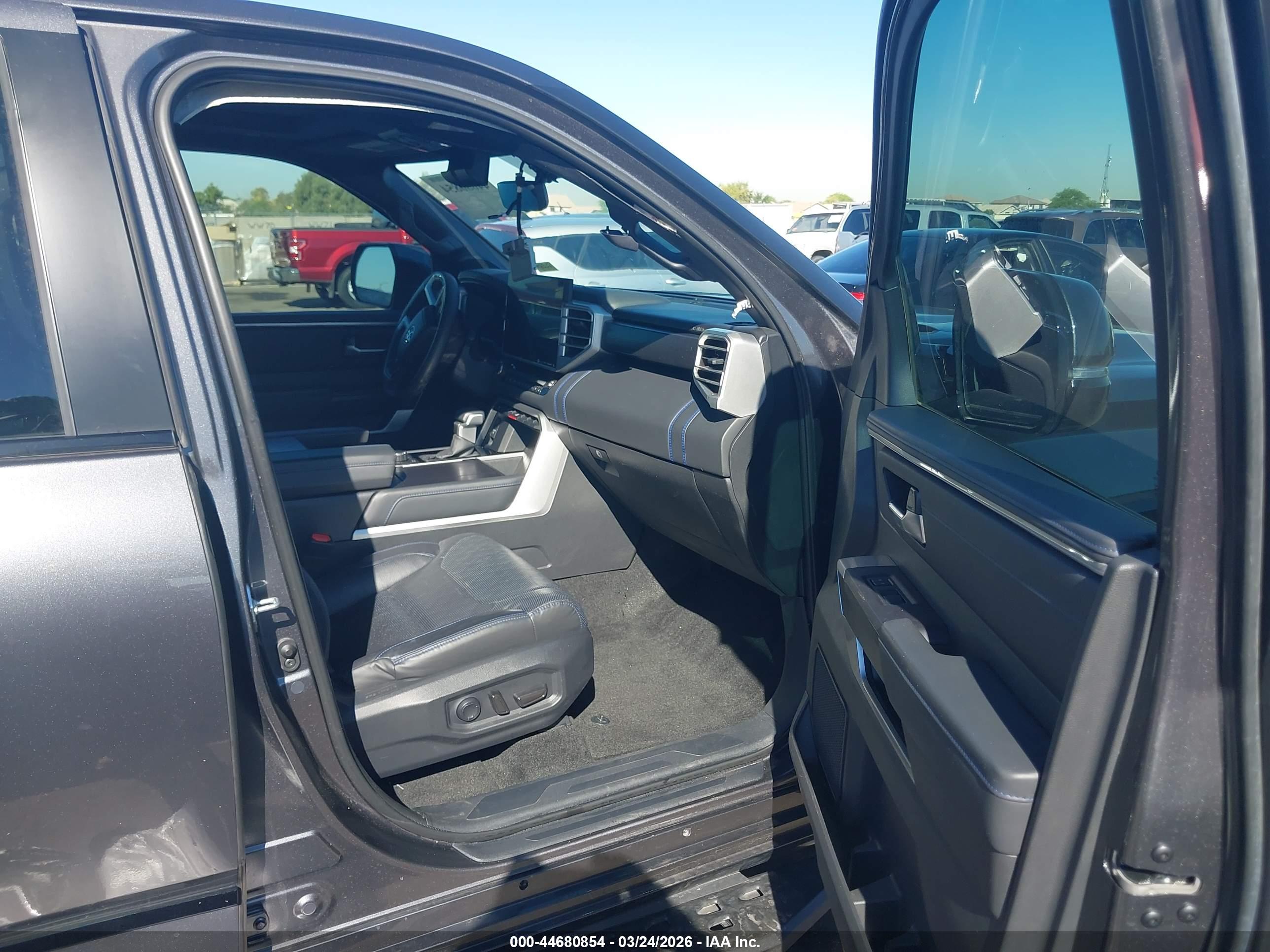 TOYOTA TUNDRA image 5