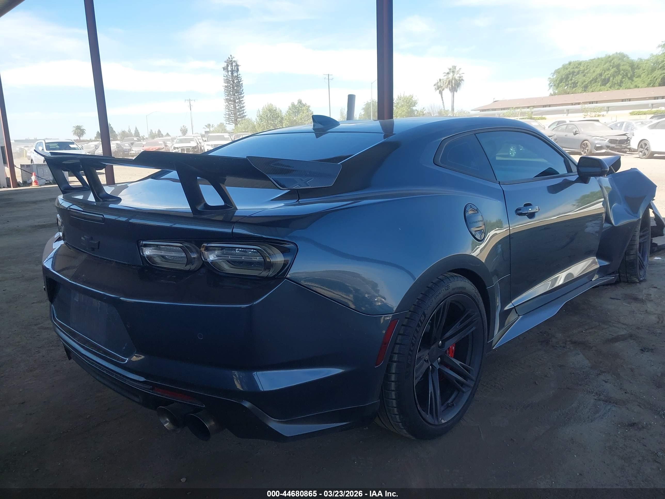 CHEVROLET CAMARO image 4