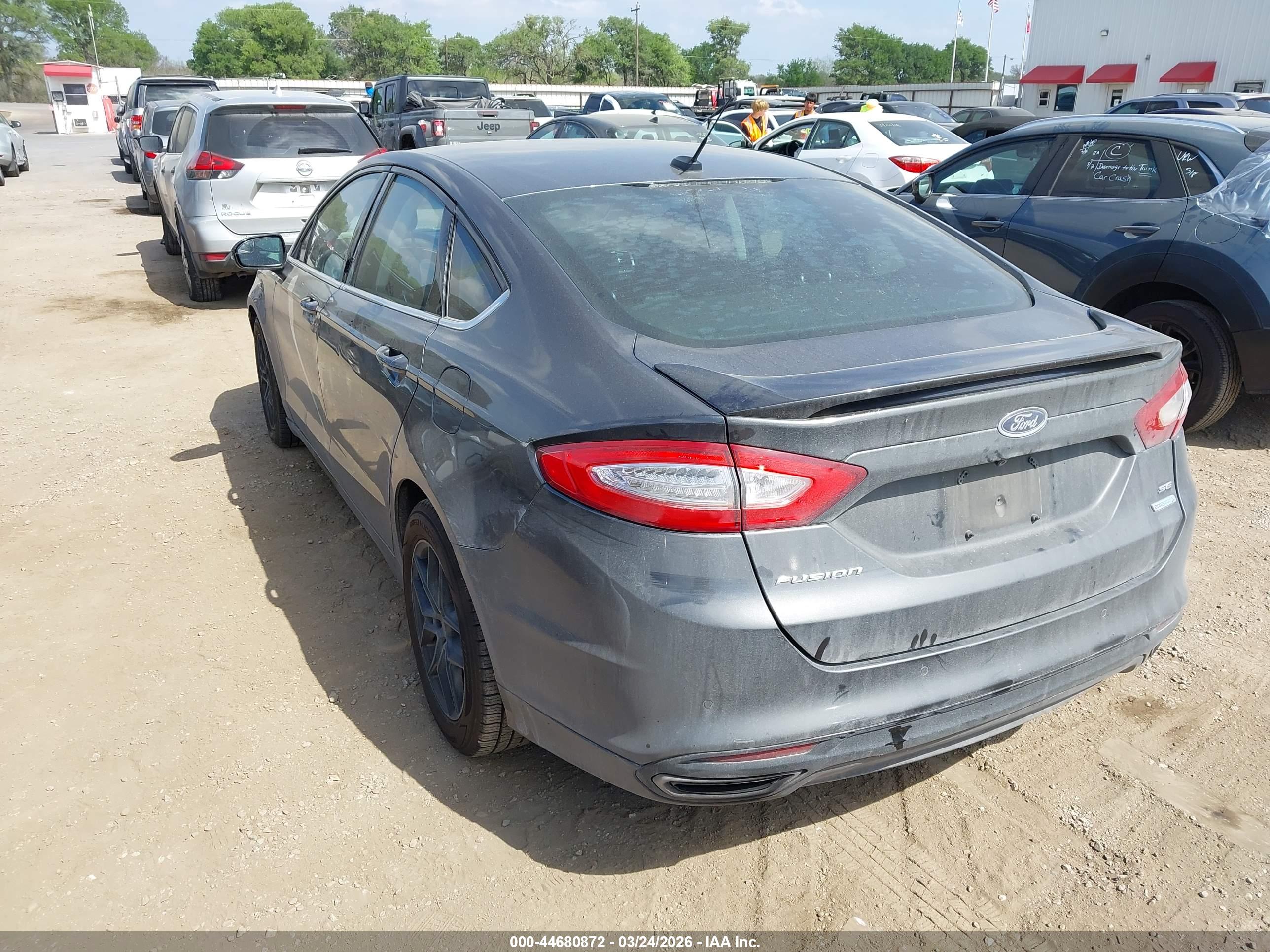 FORD FUSION image 3