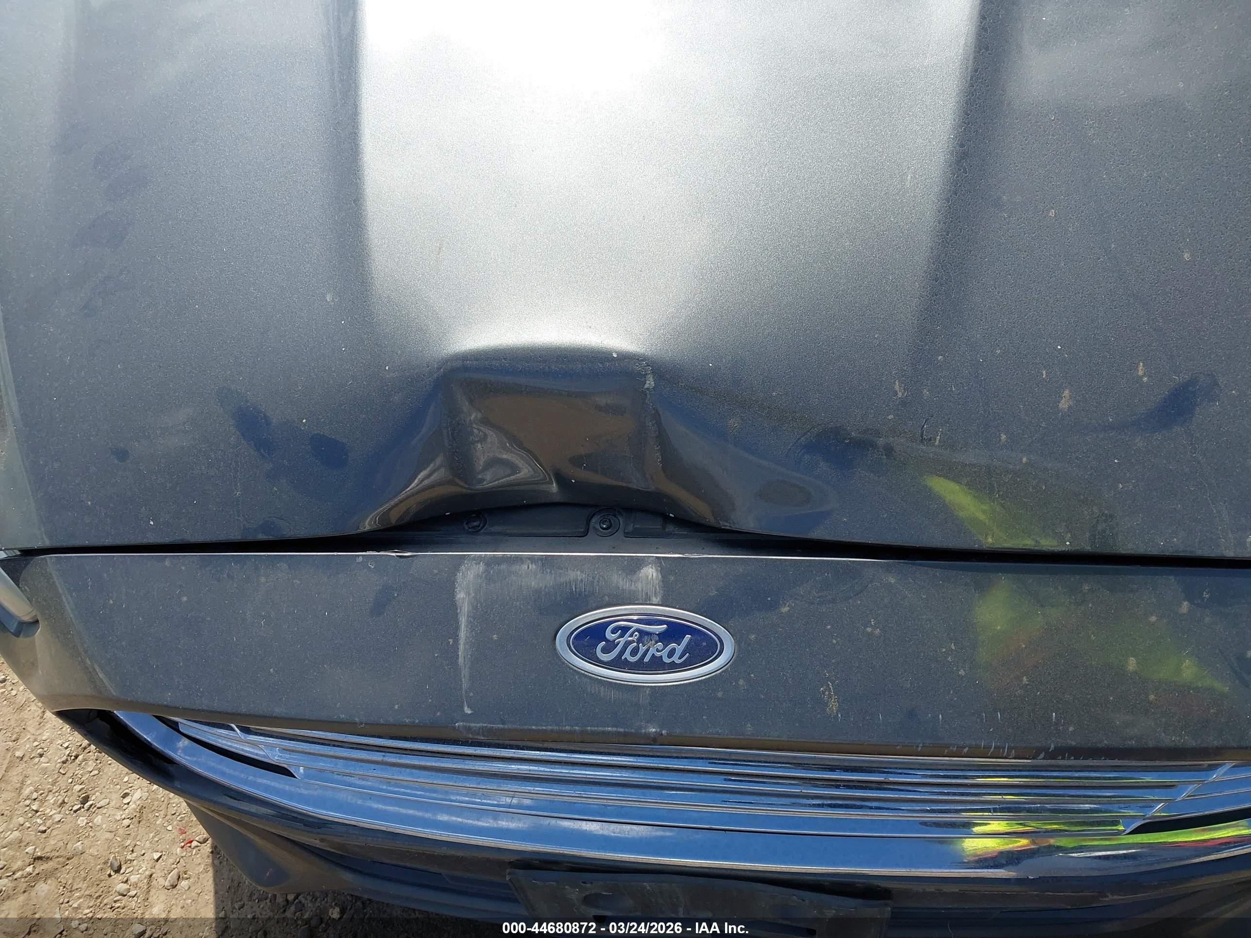 FORD FUSION image 6