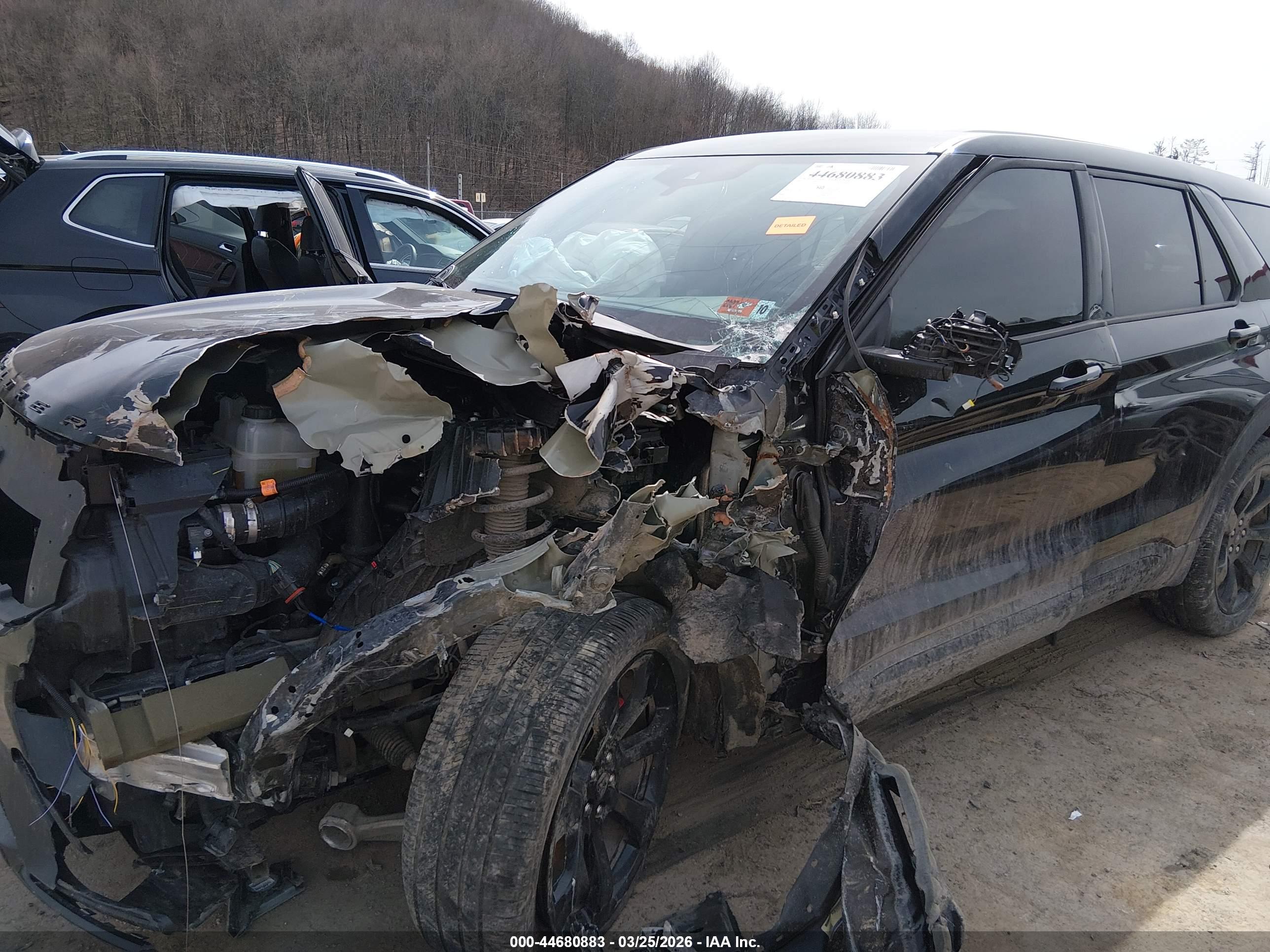 FORD EXPLORER image 6