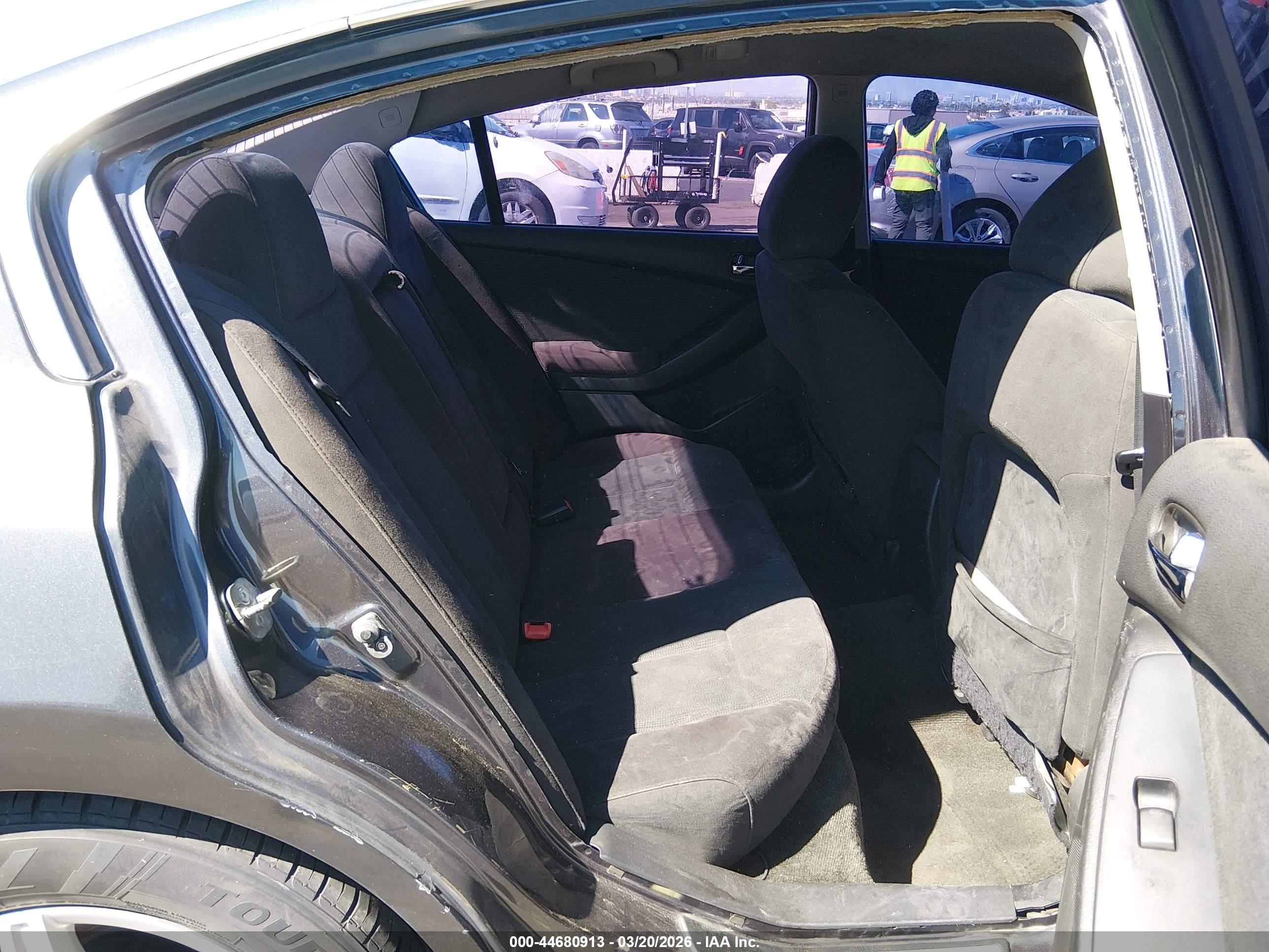 NISSAN ALTIMA image 8