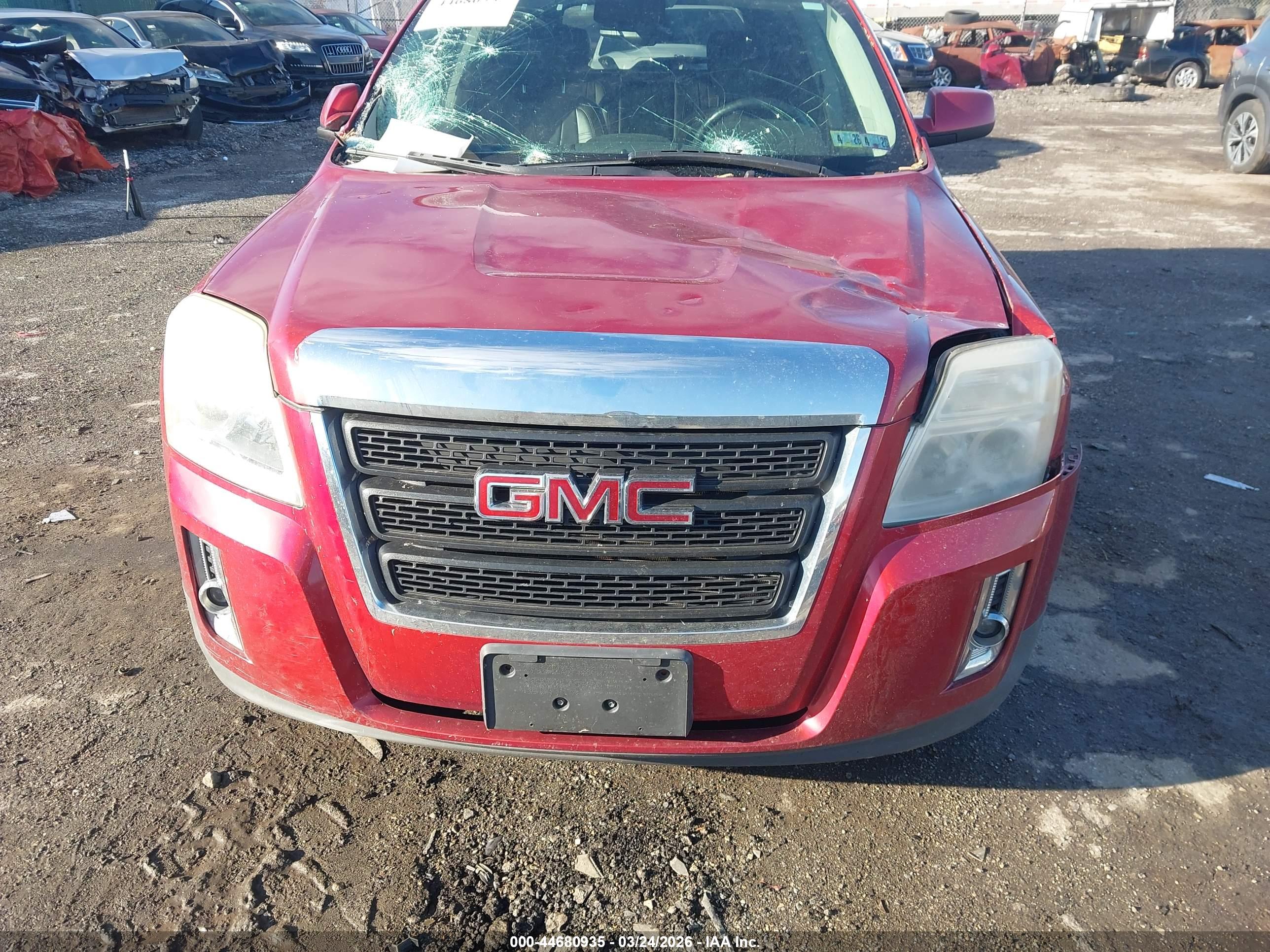 GMC TERRAIN image 6