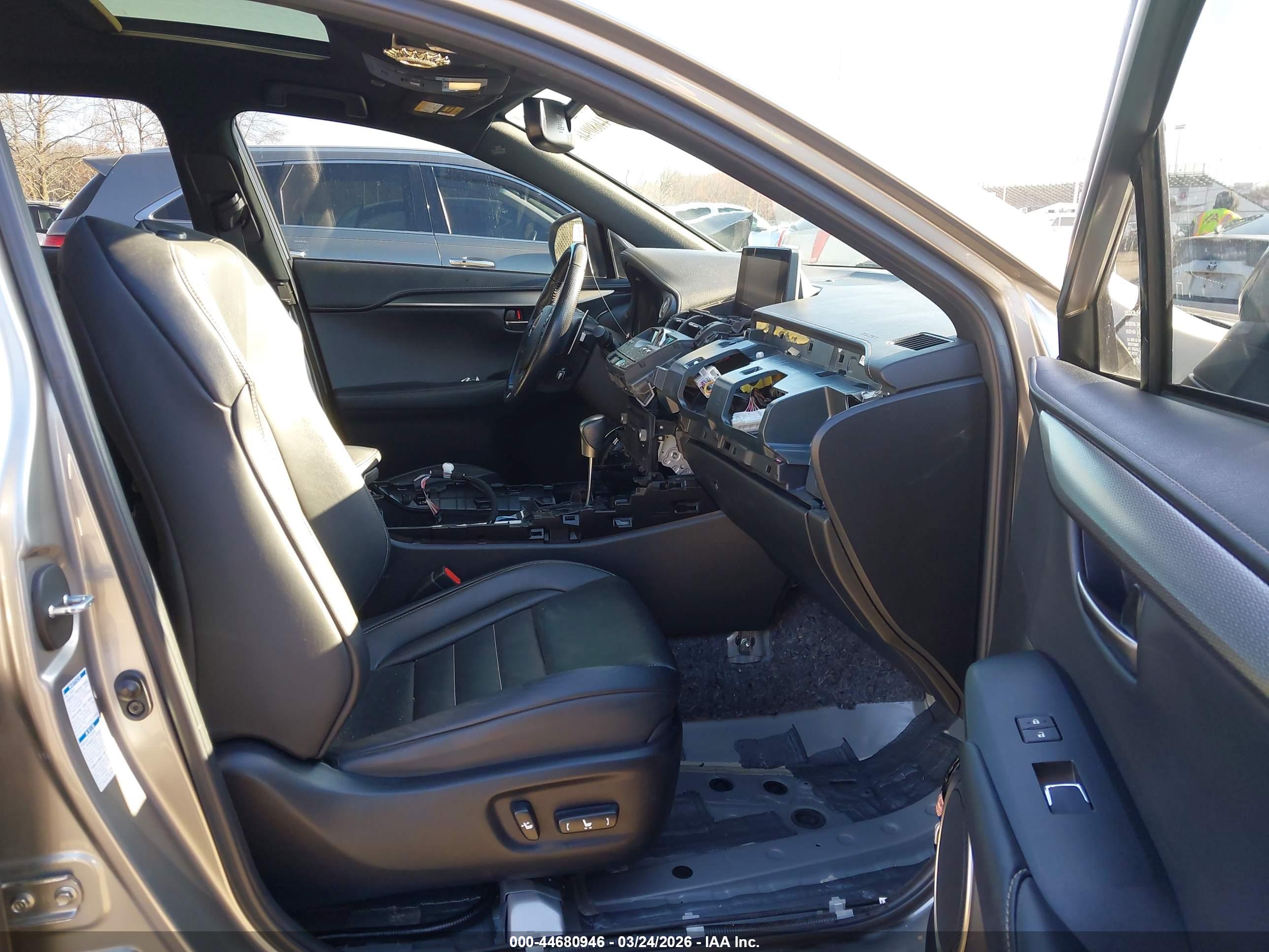 LEXUS NX image 5