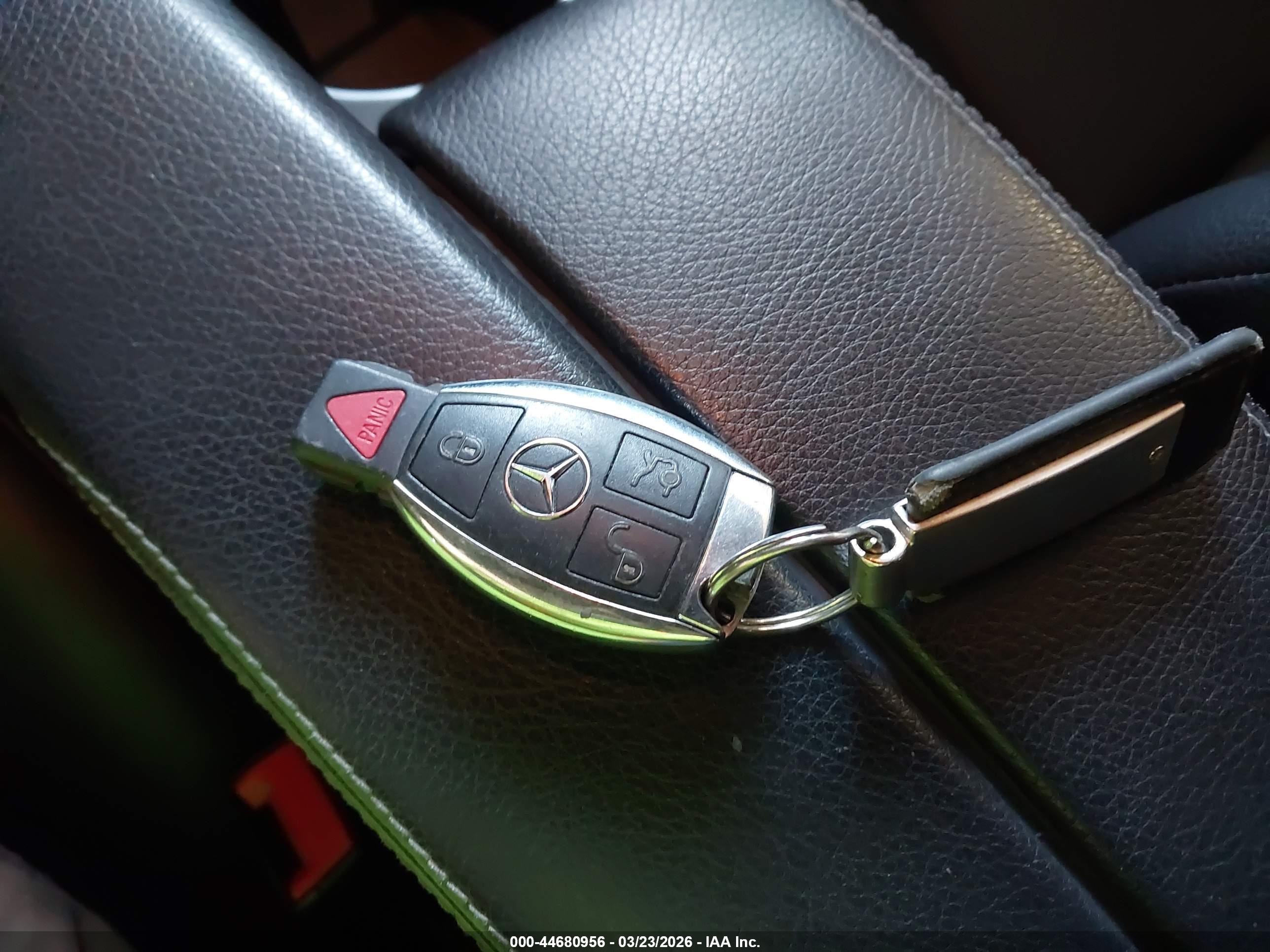 MERCEDES-BENZ GLK image 11