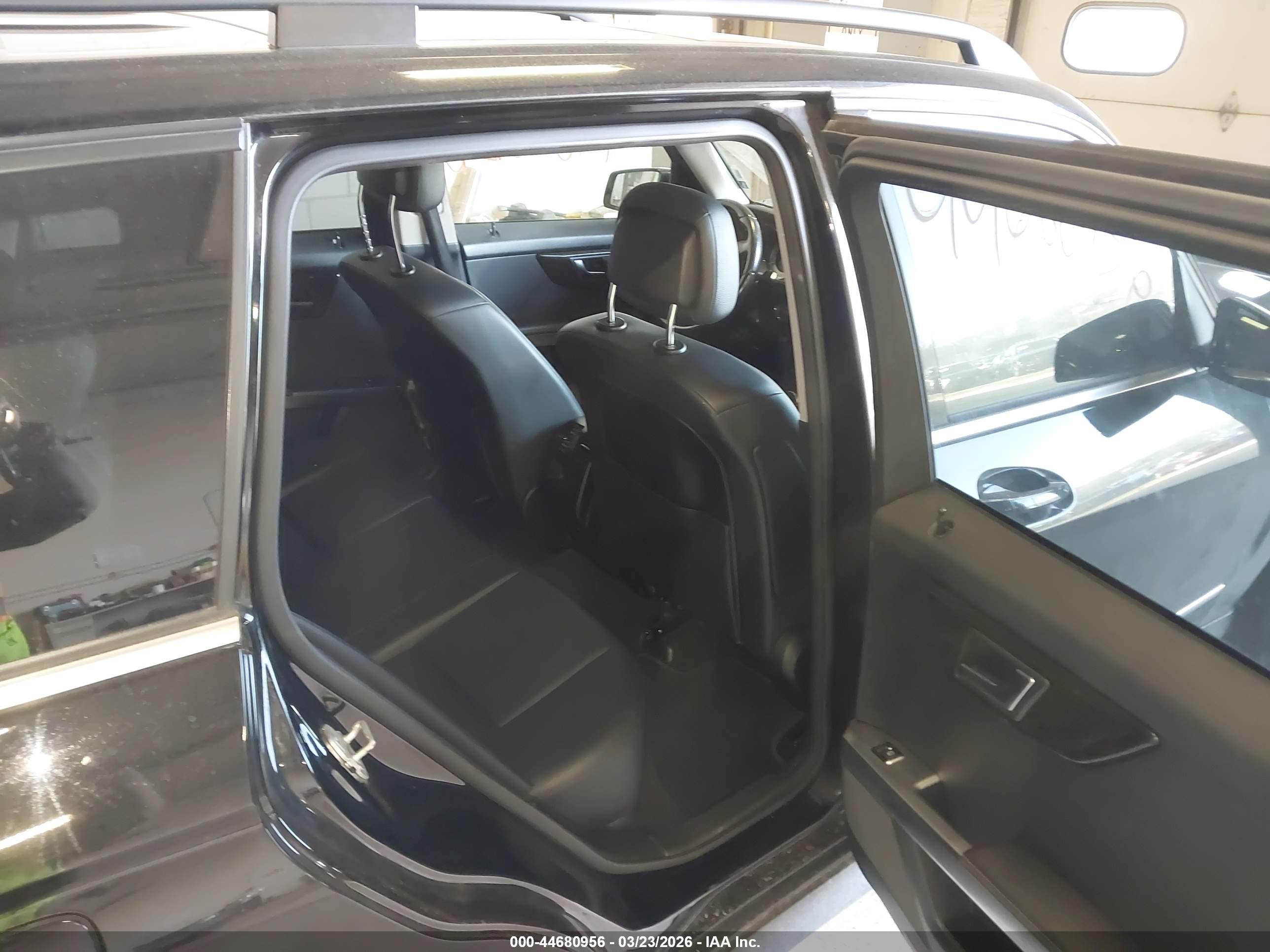MERCEDES-BENZ GLK image 8