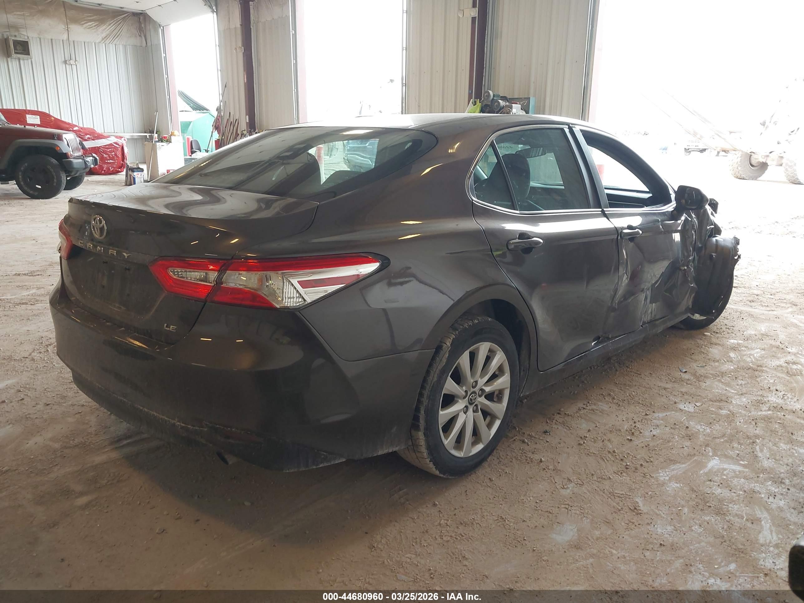 TOYOTA CAMRY image 4
