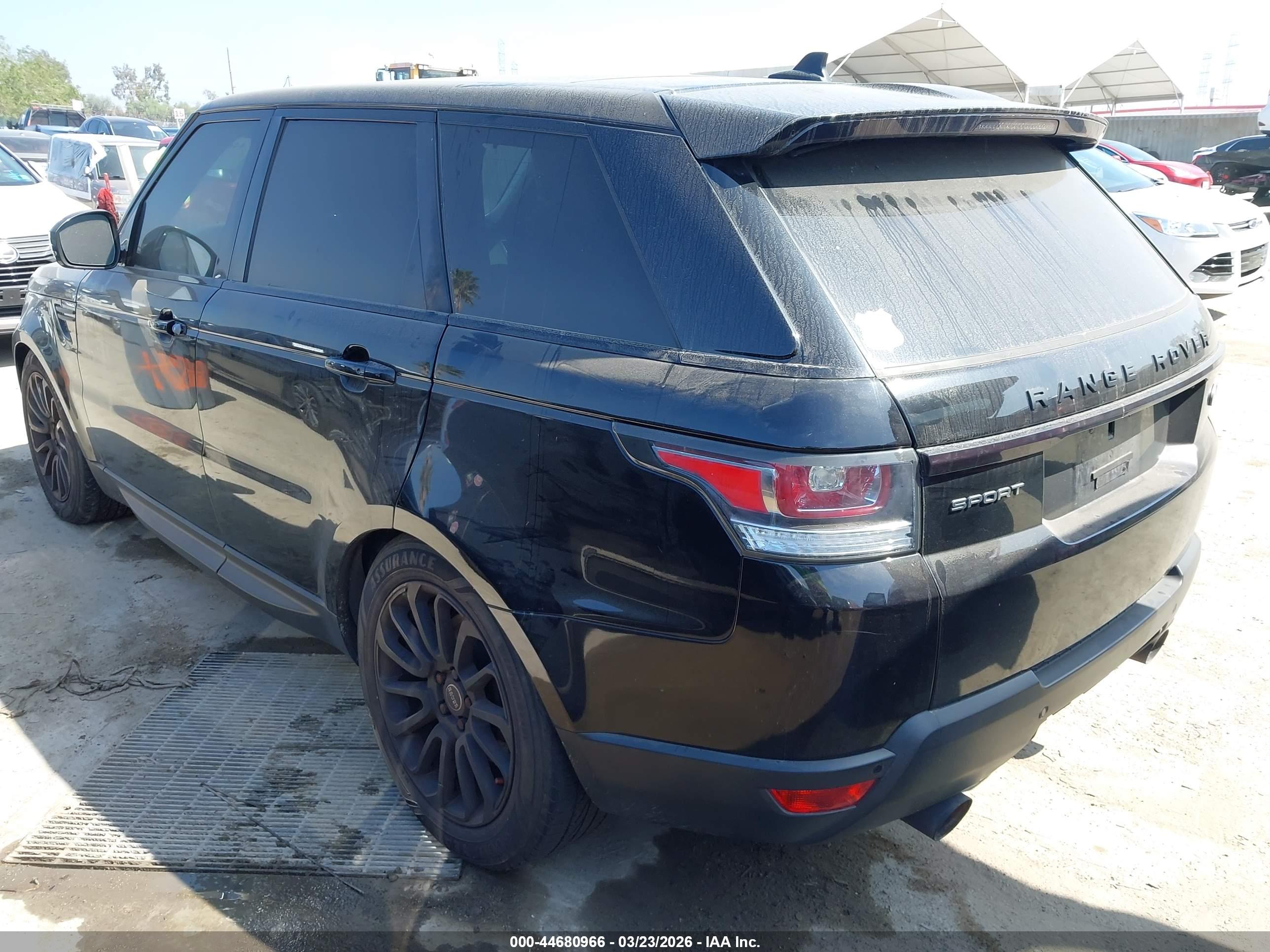 LAND ROVER image 3