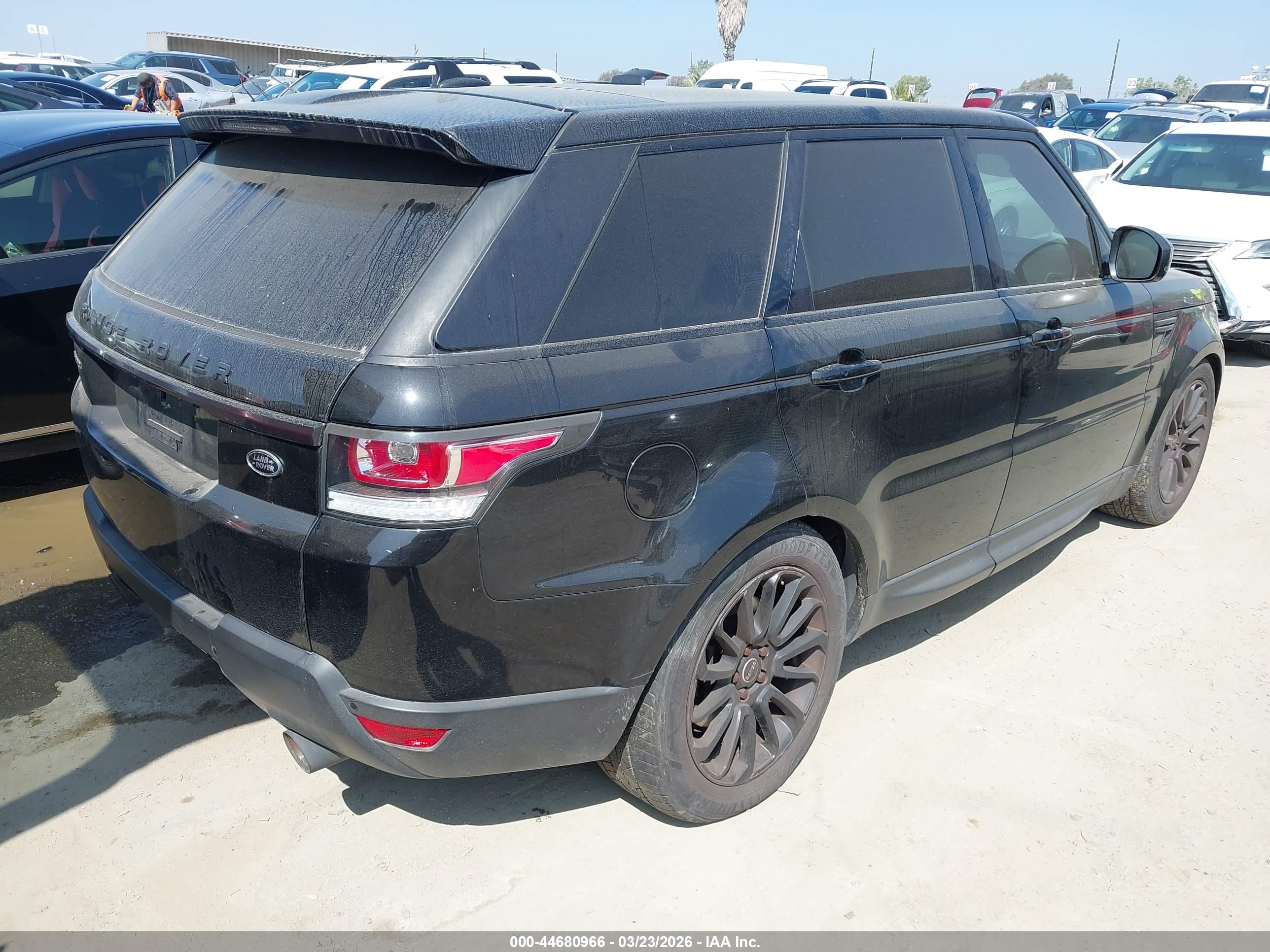 LAND ROVER image 4