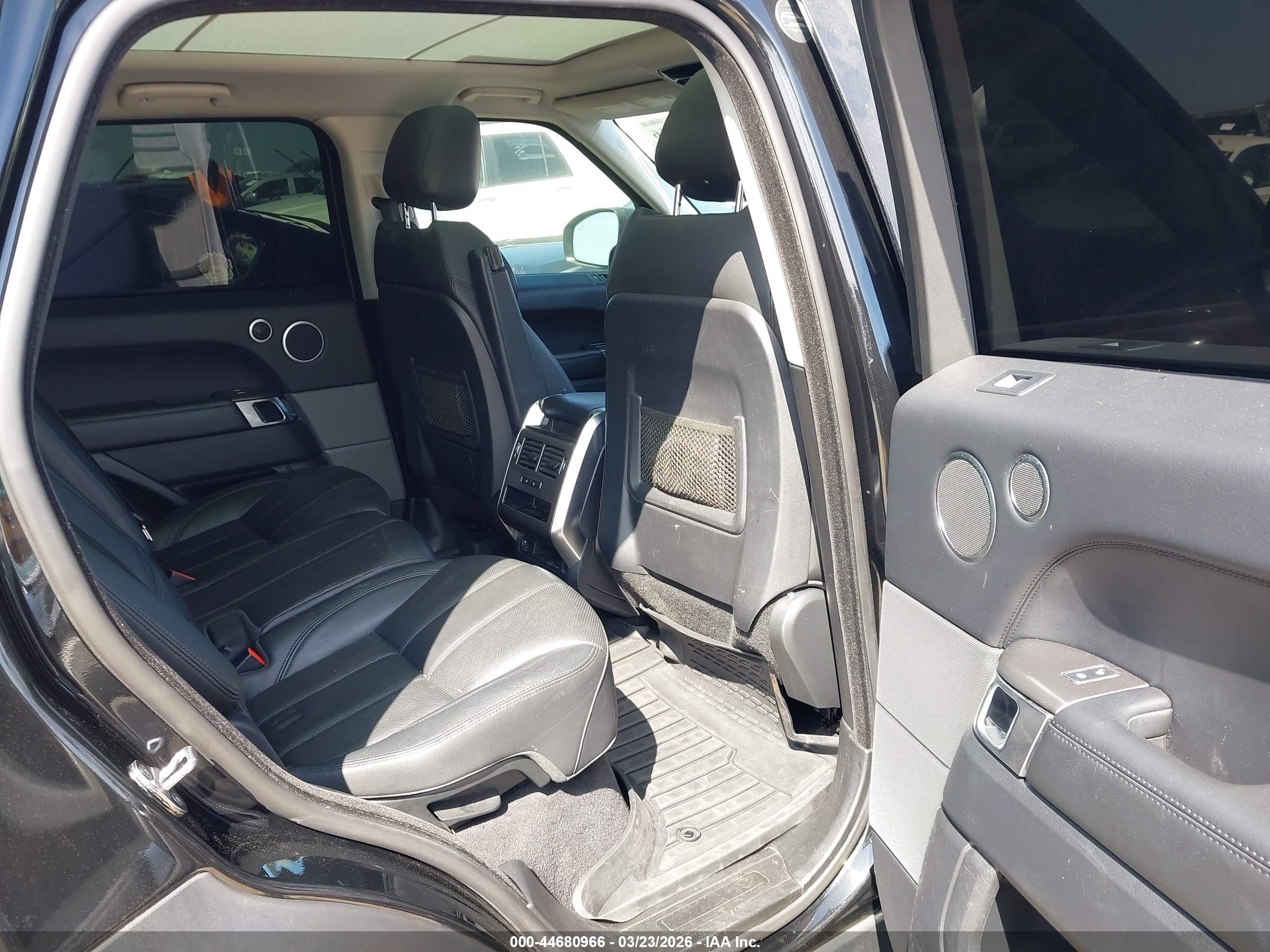 LAND ROVER image 8