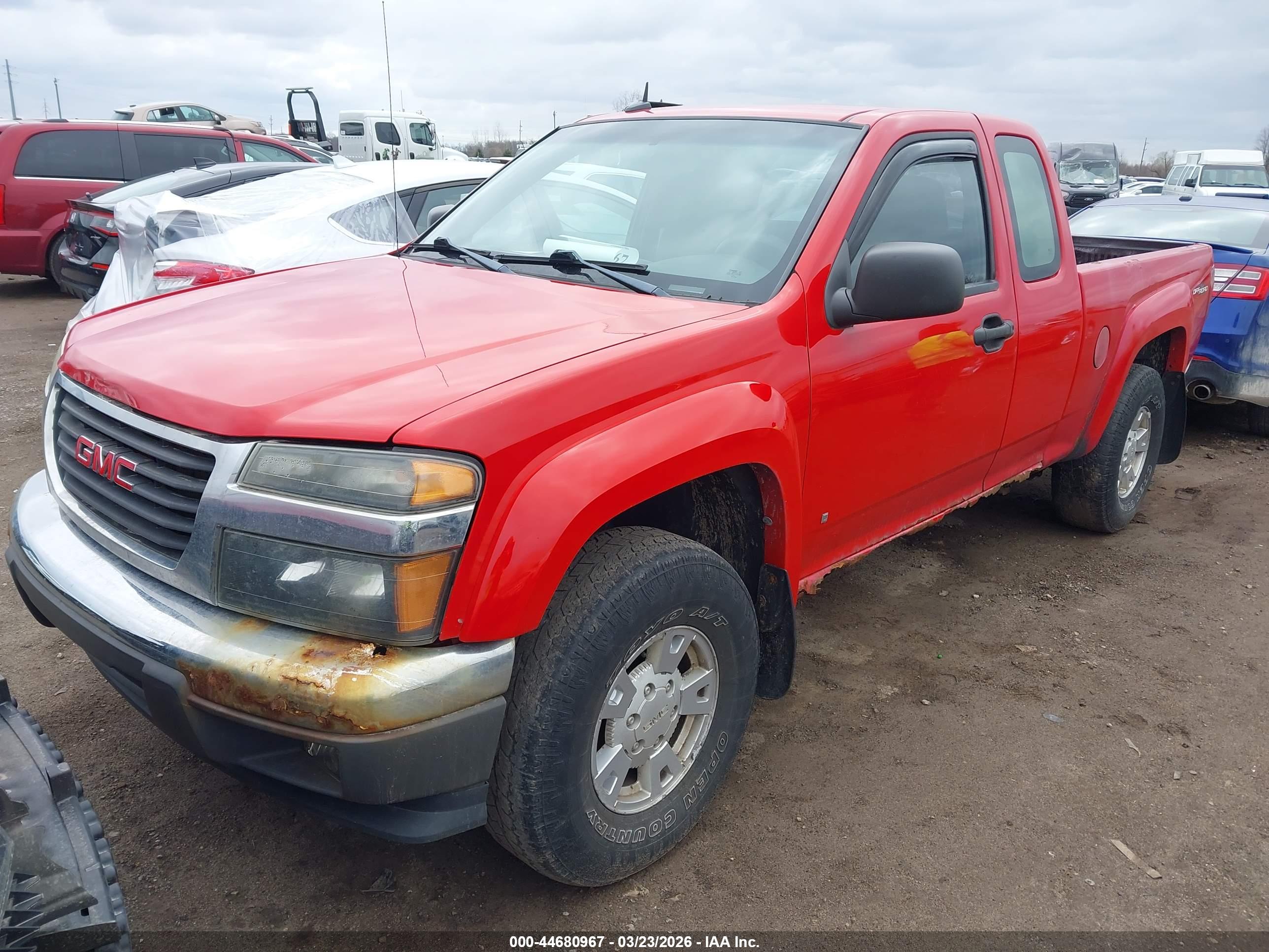 GMC CANYON image 2