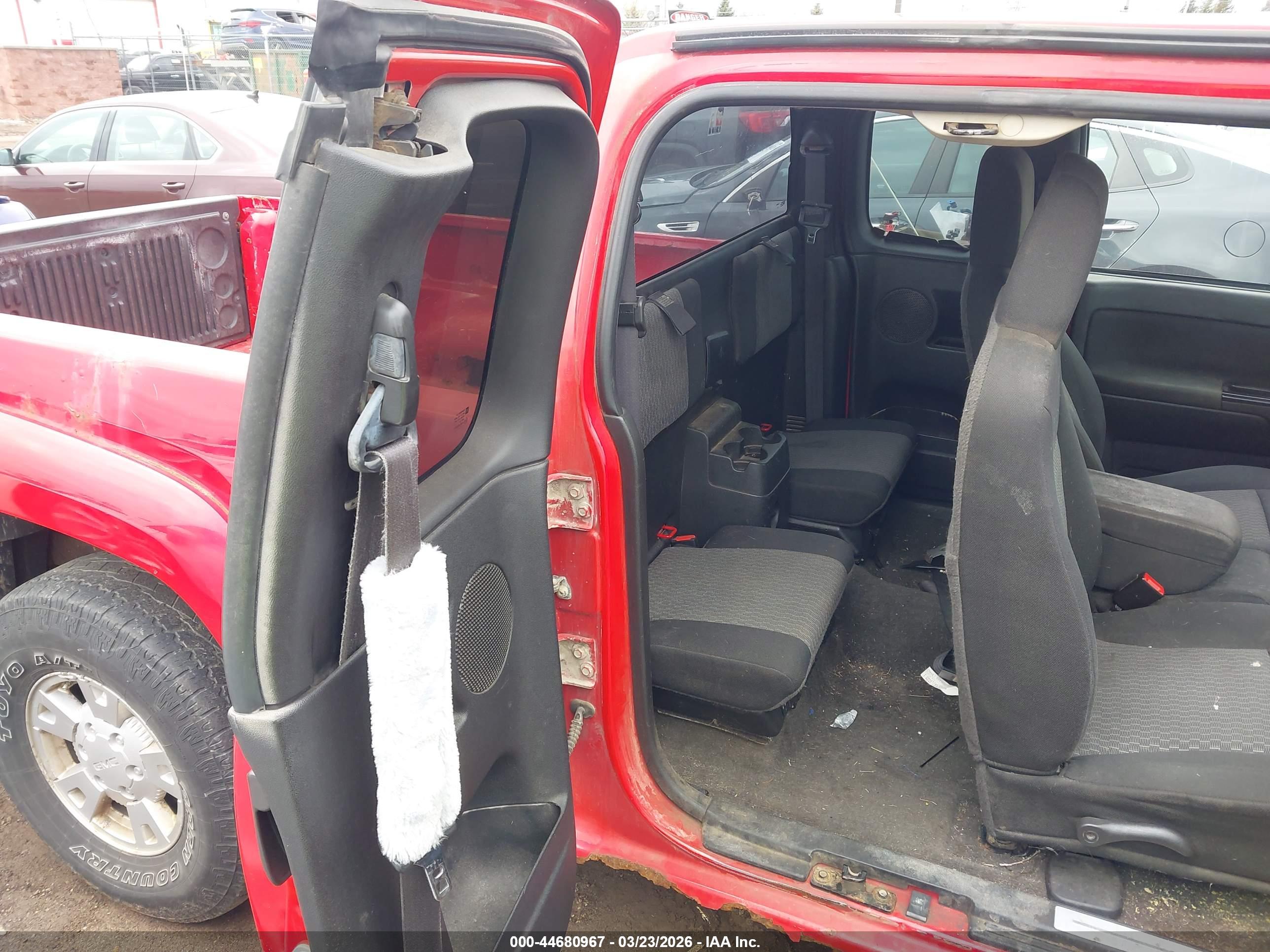 GMC CANYON image 8