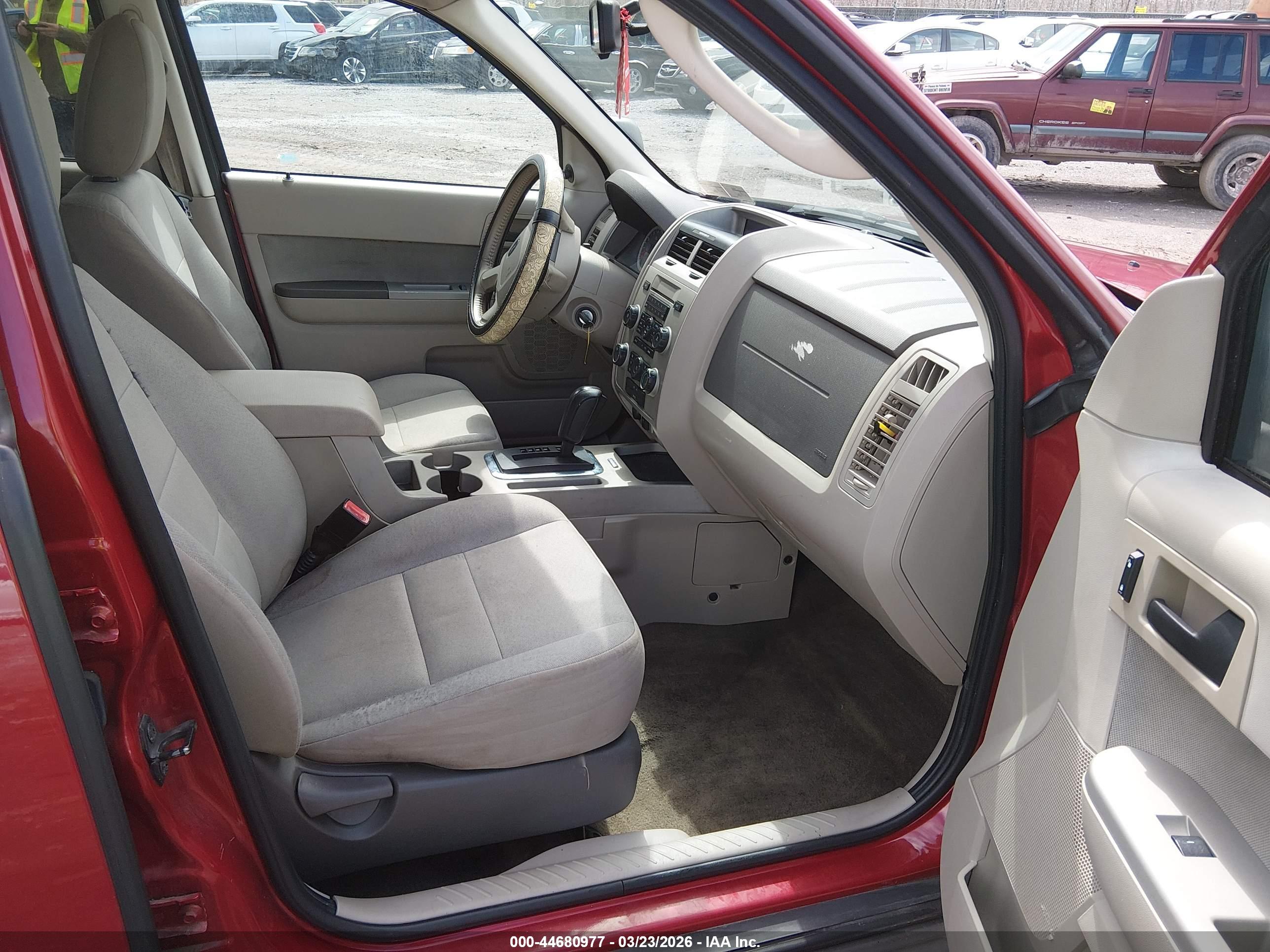 FORD ESCAPE image 5