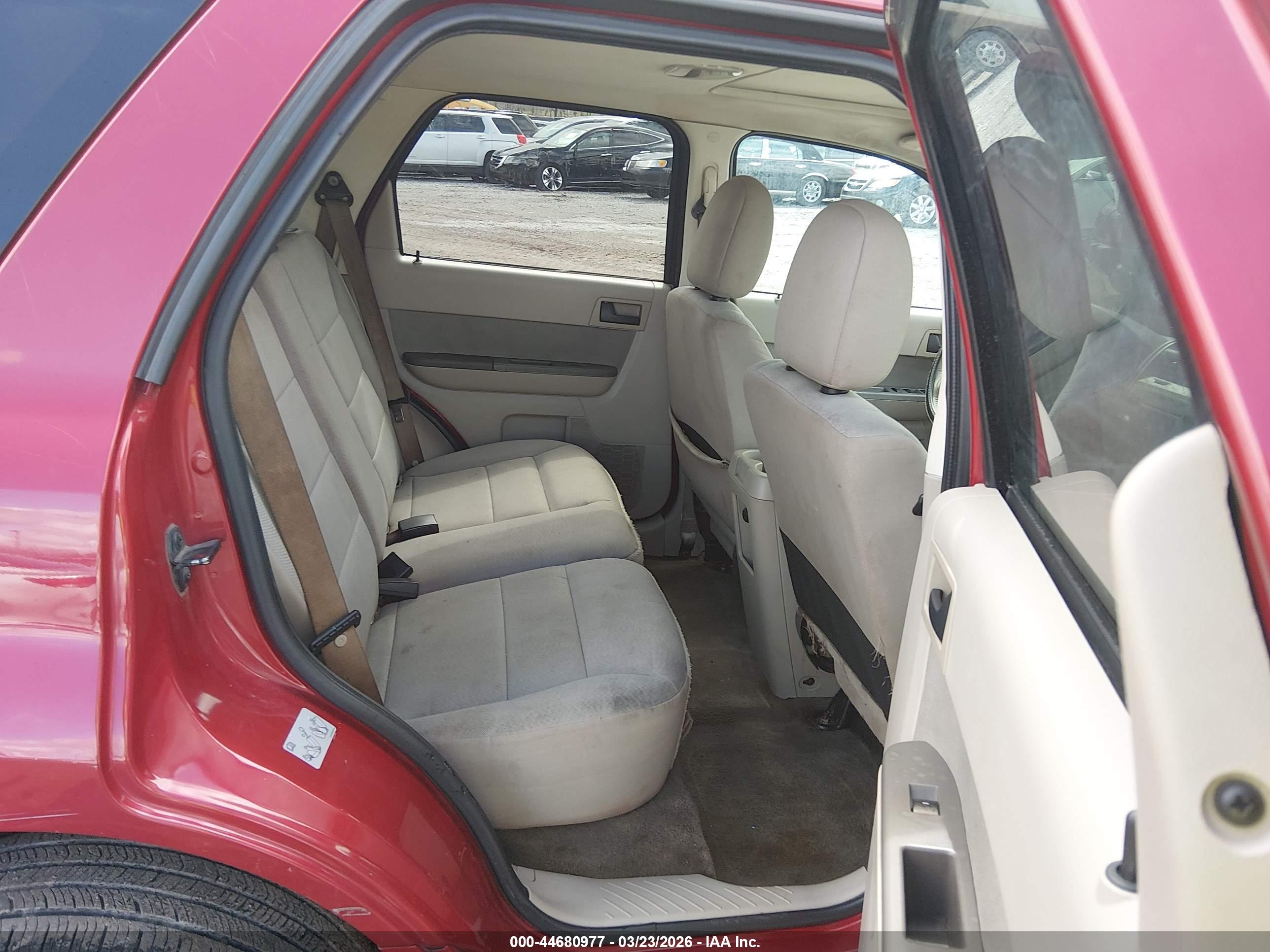FORD ESCAPE image 8