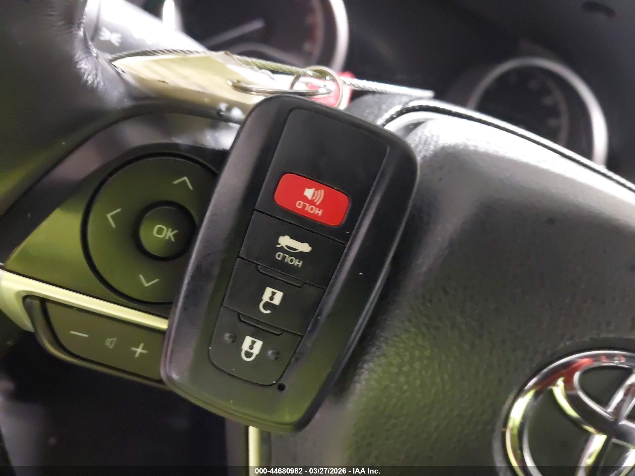 TOYOTA CAMRY image 11