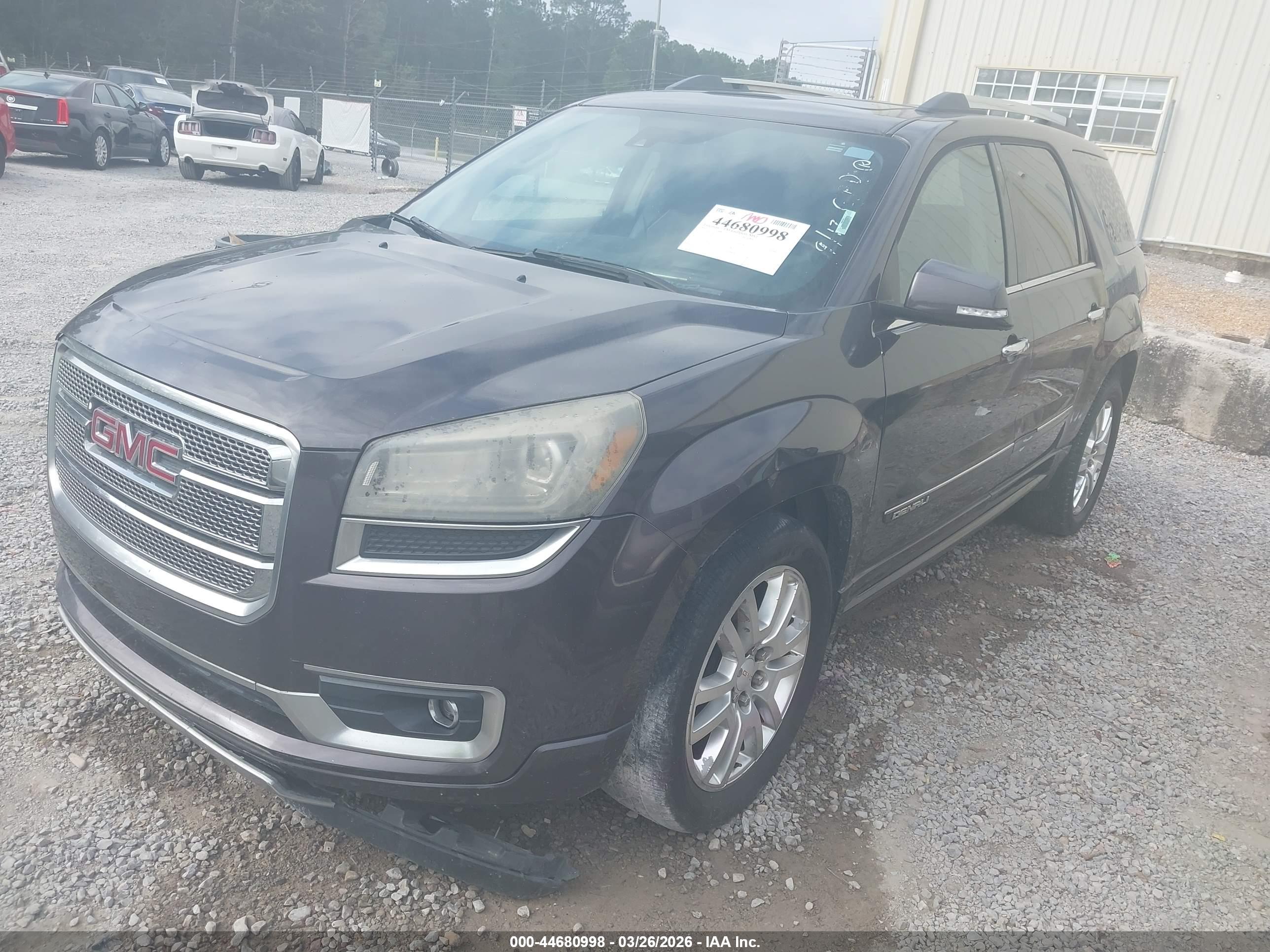 GMC ACADIA image 2