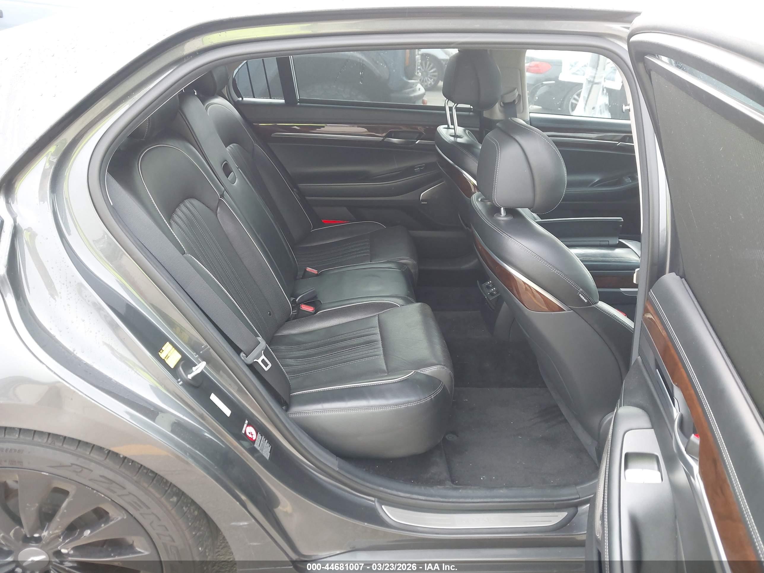 GENESIS G90 image 8