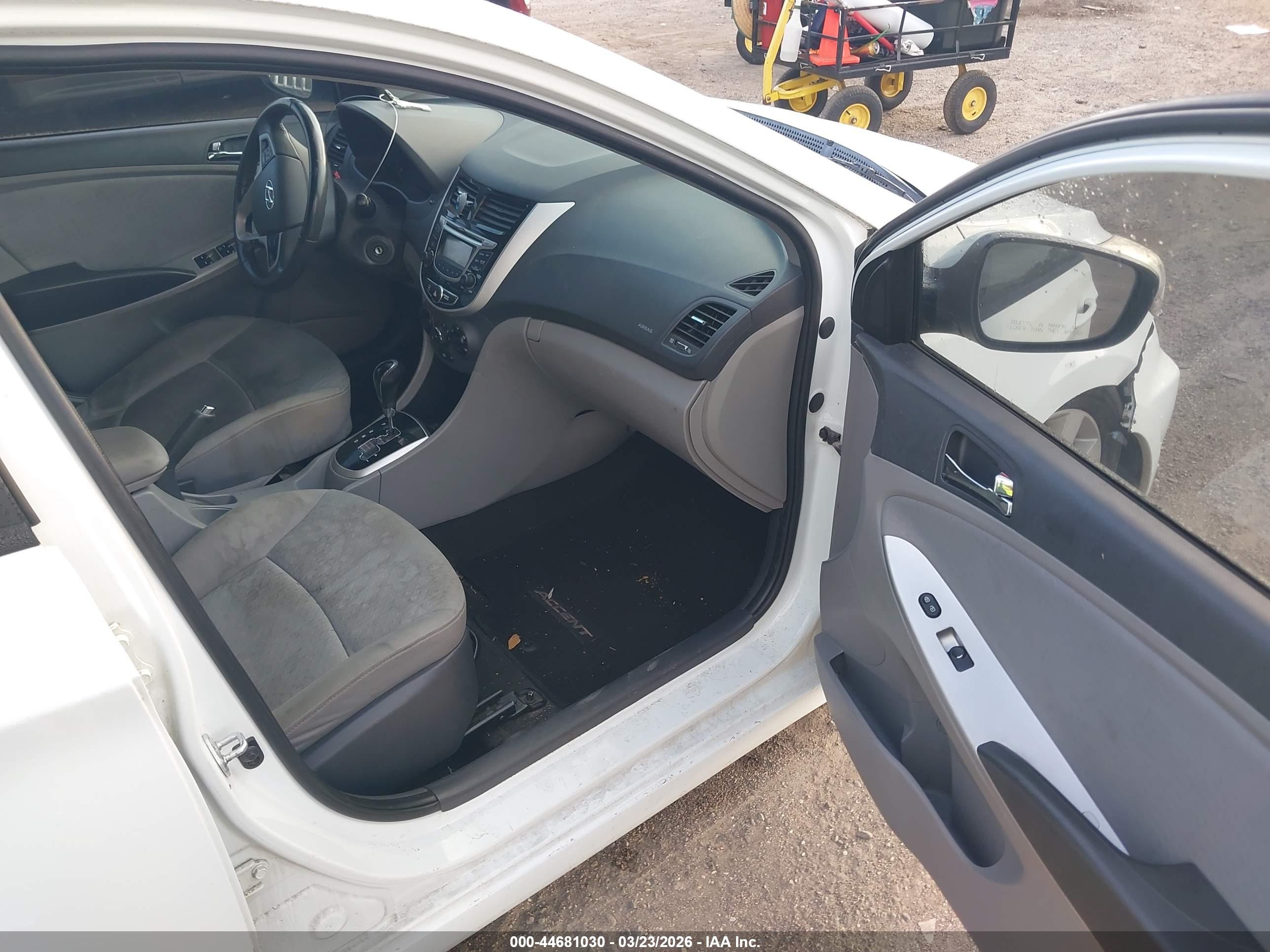 HYUNDAI ACCENT image 5