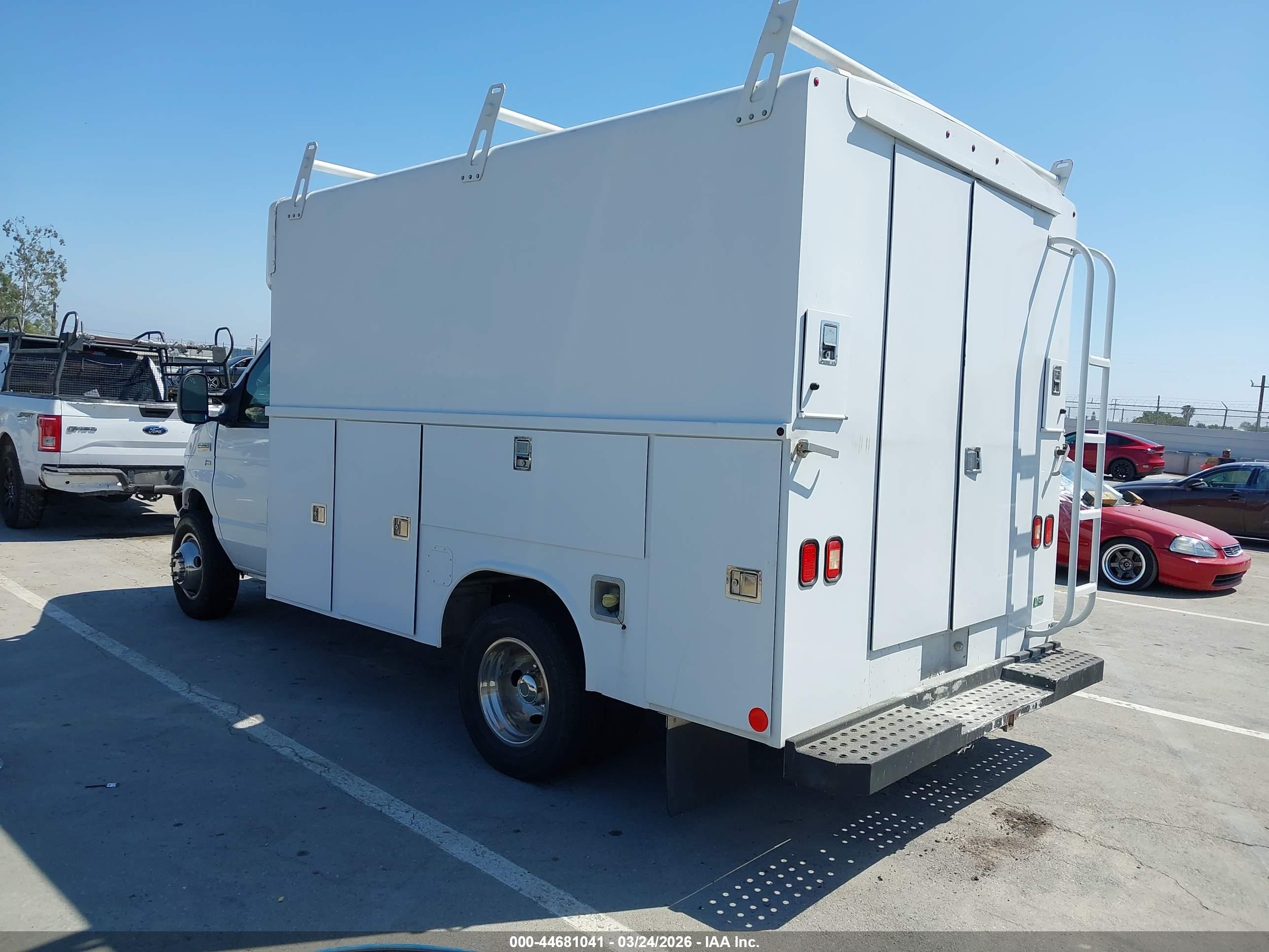 FORD E-350 image 3