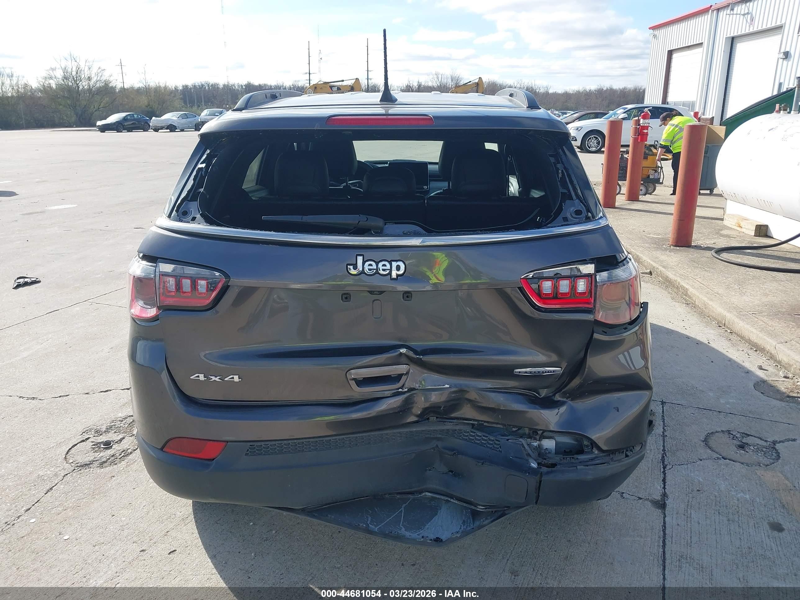 JEEP COMPASS image 6