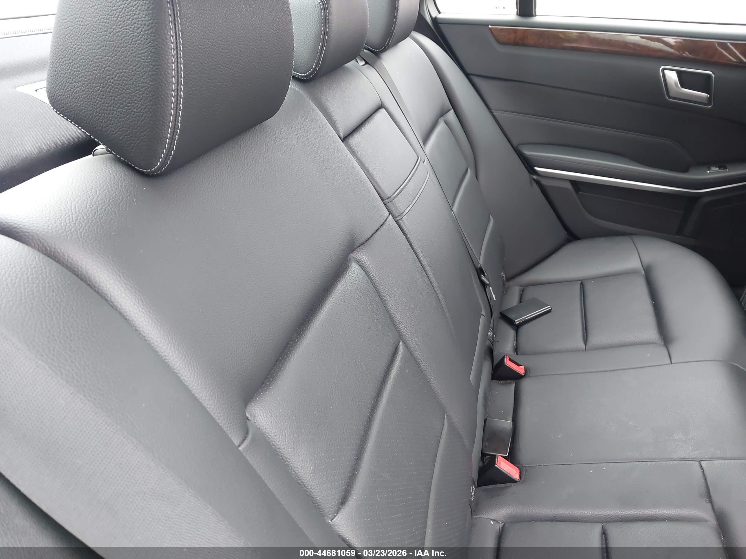 MERCEDES-BENZ E image 8