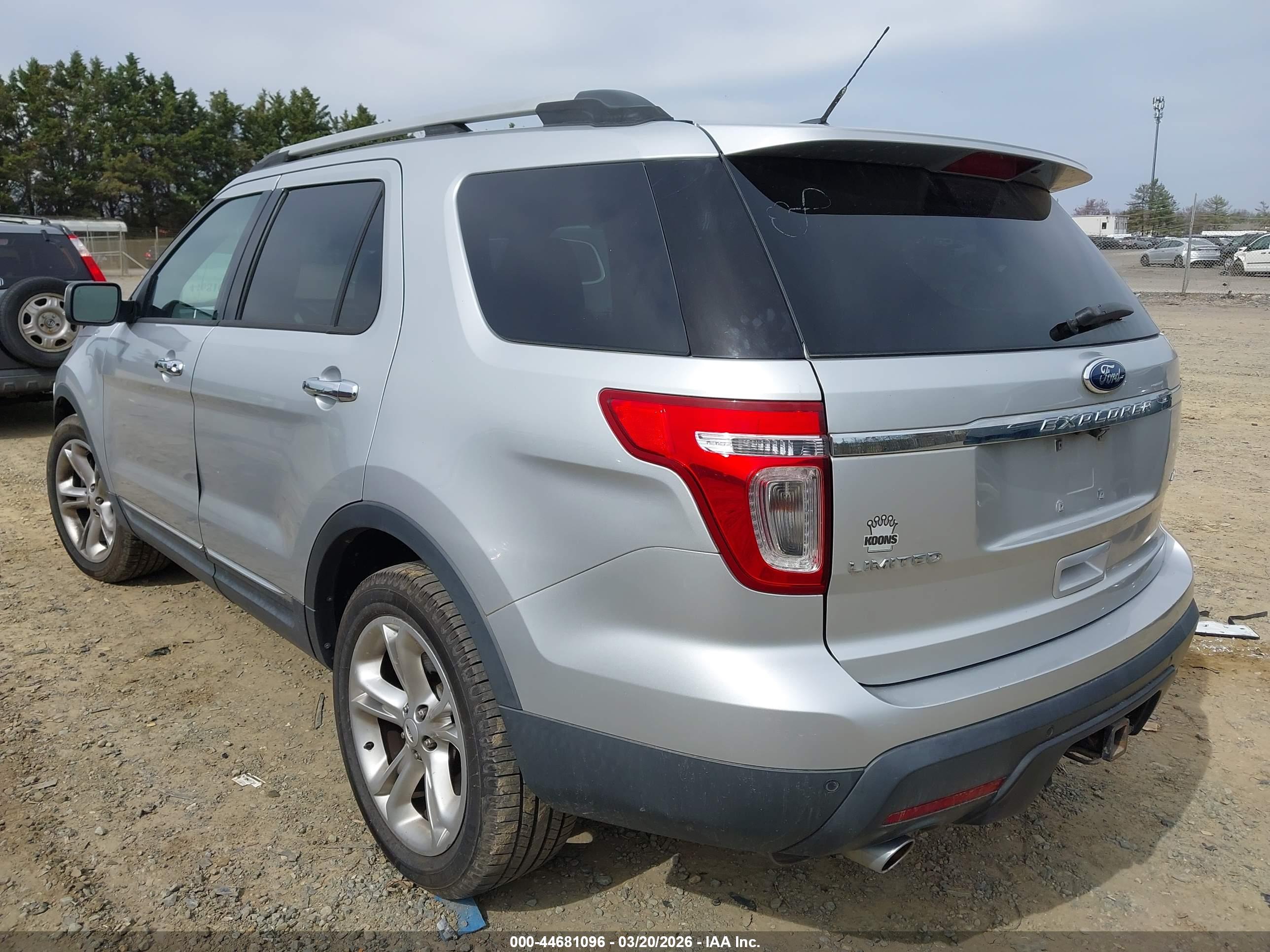 FORD EXPLORER image 3