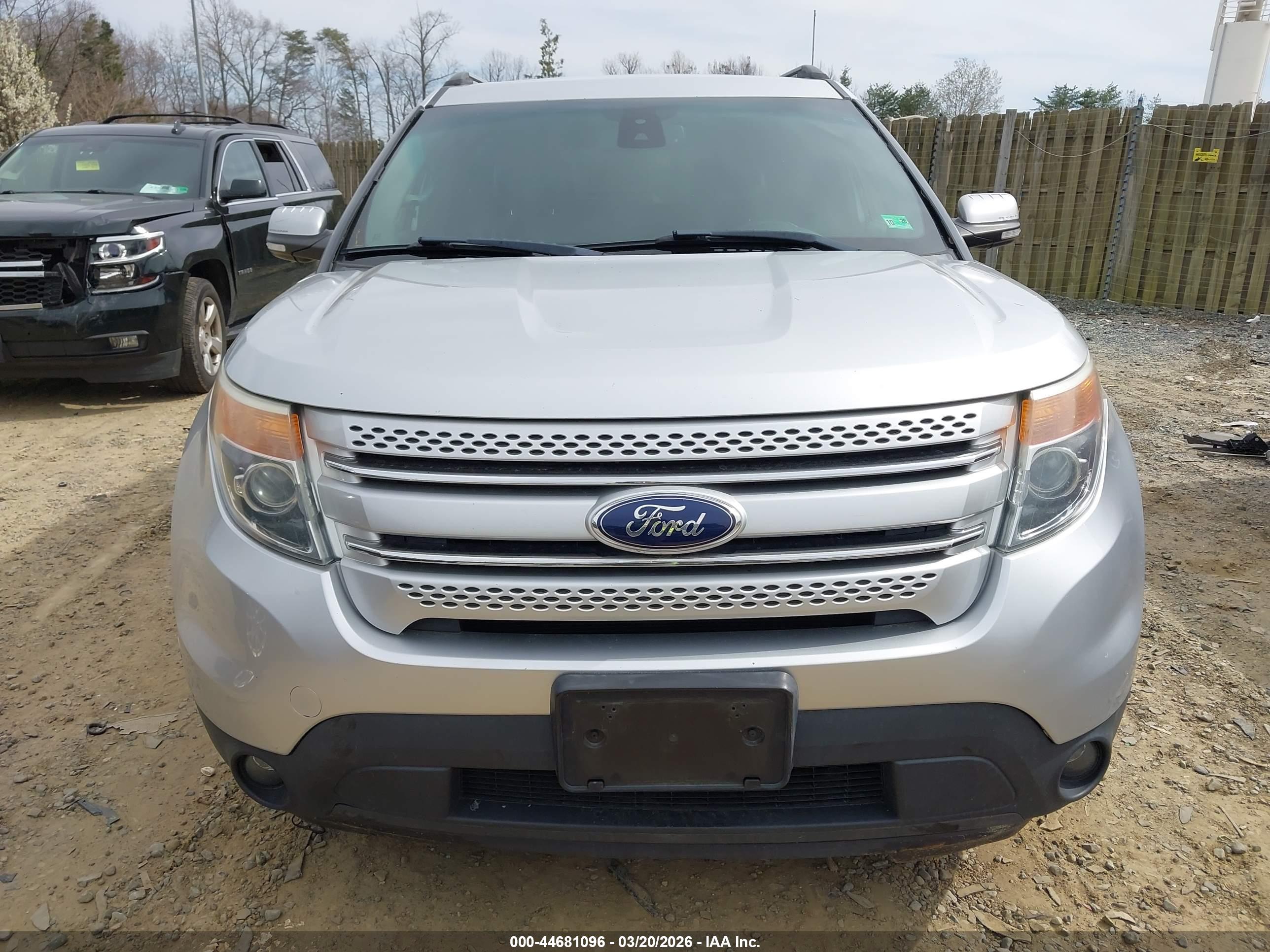 FORD EXPLORER image 6