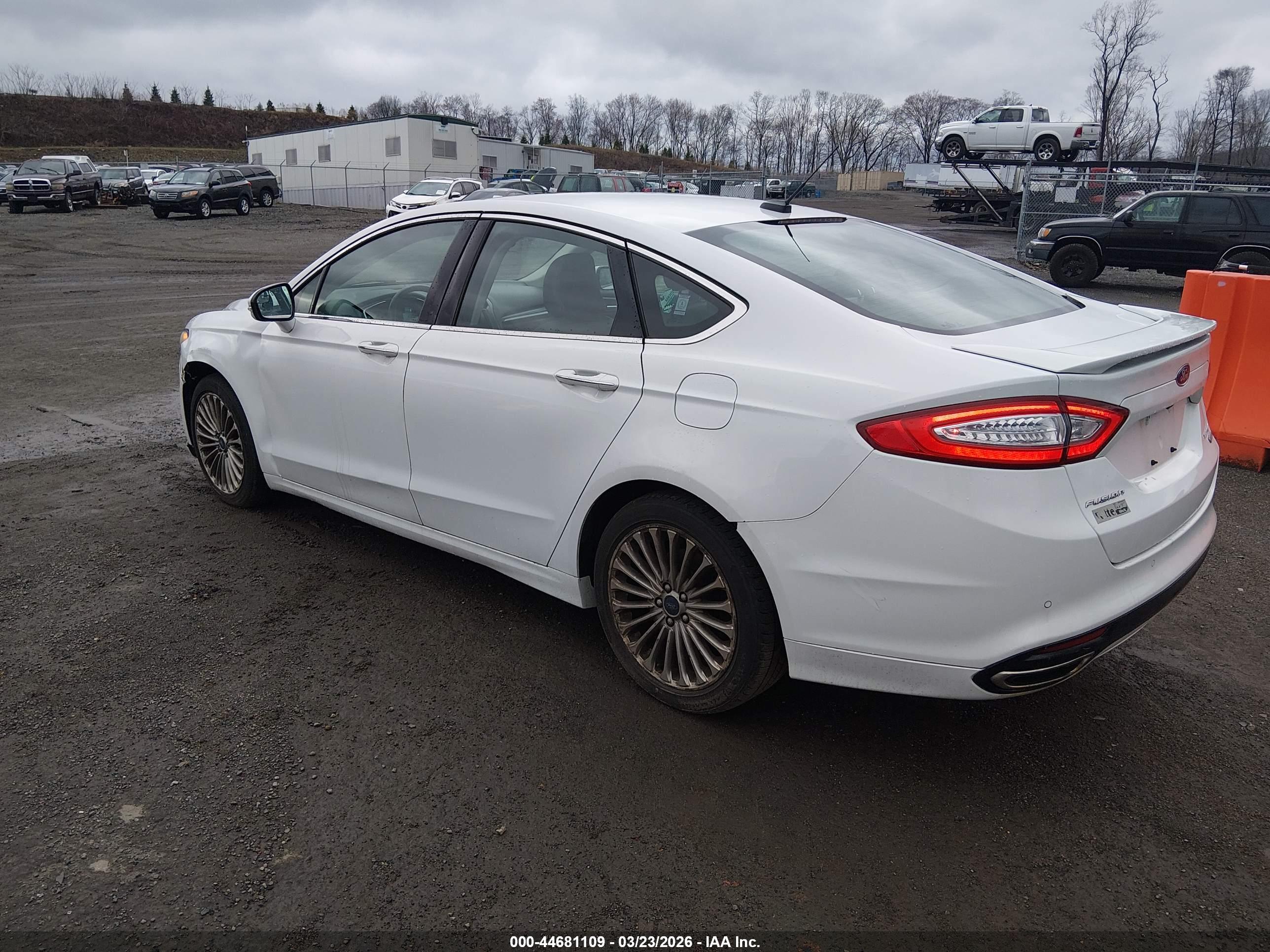 FORD FUSION image 3