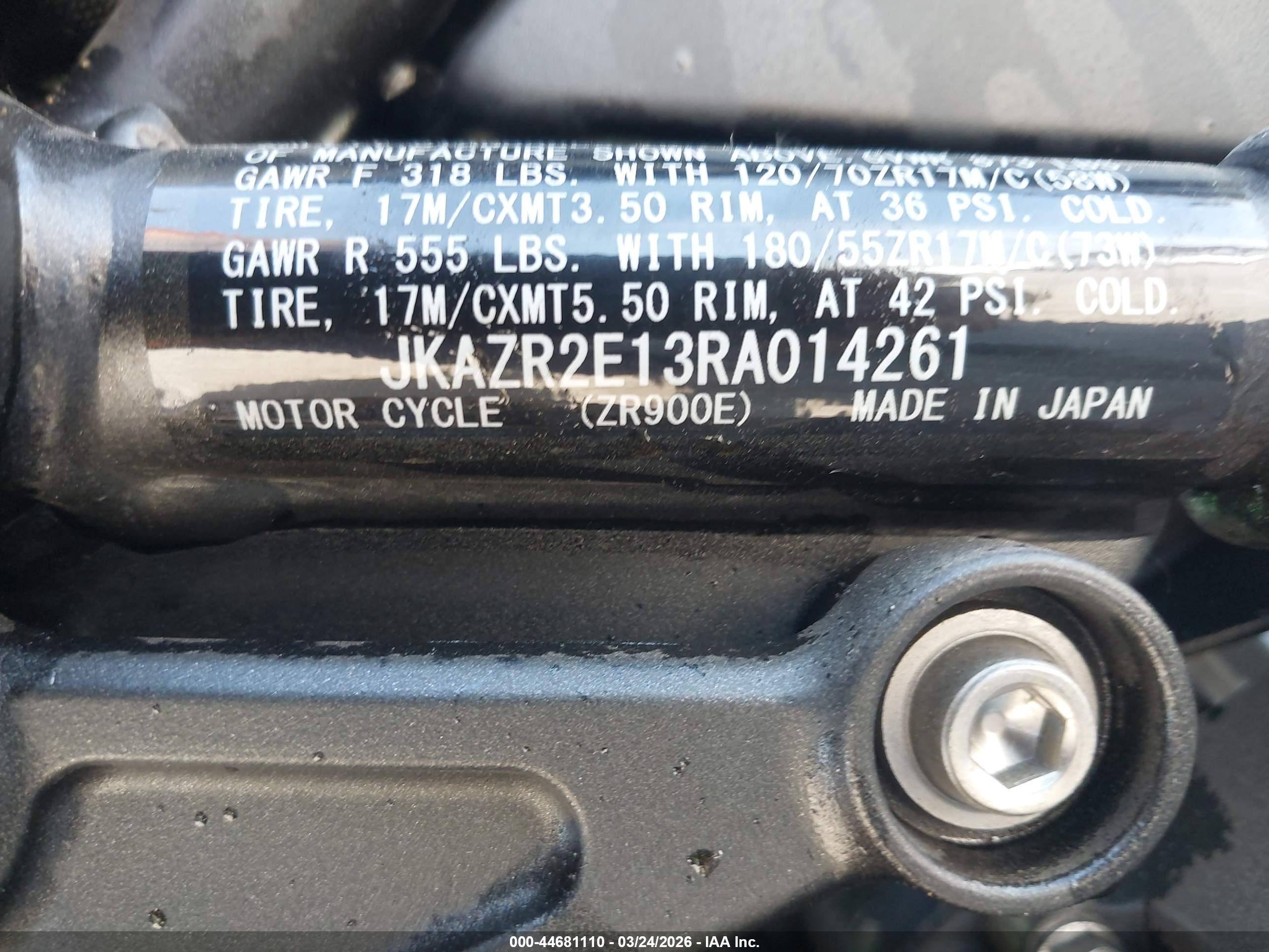 KAWASAKI ZR900 image 10