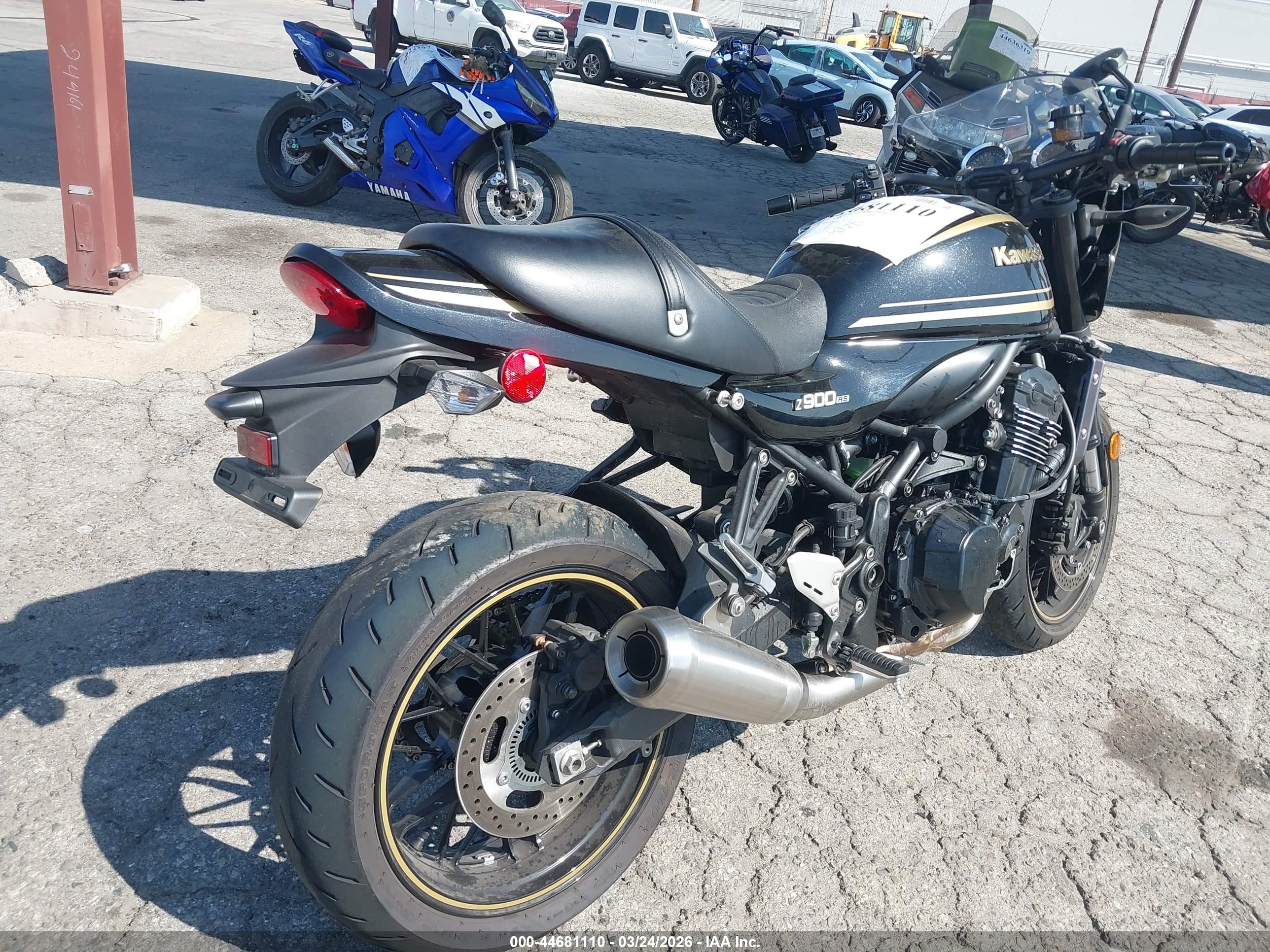 KAWASAKI ZR900 image 4