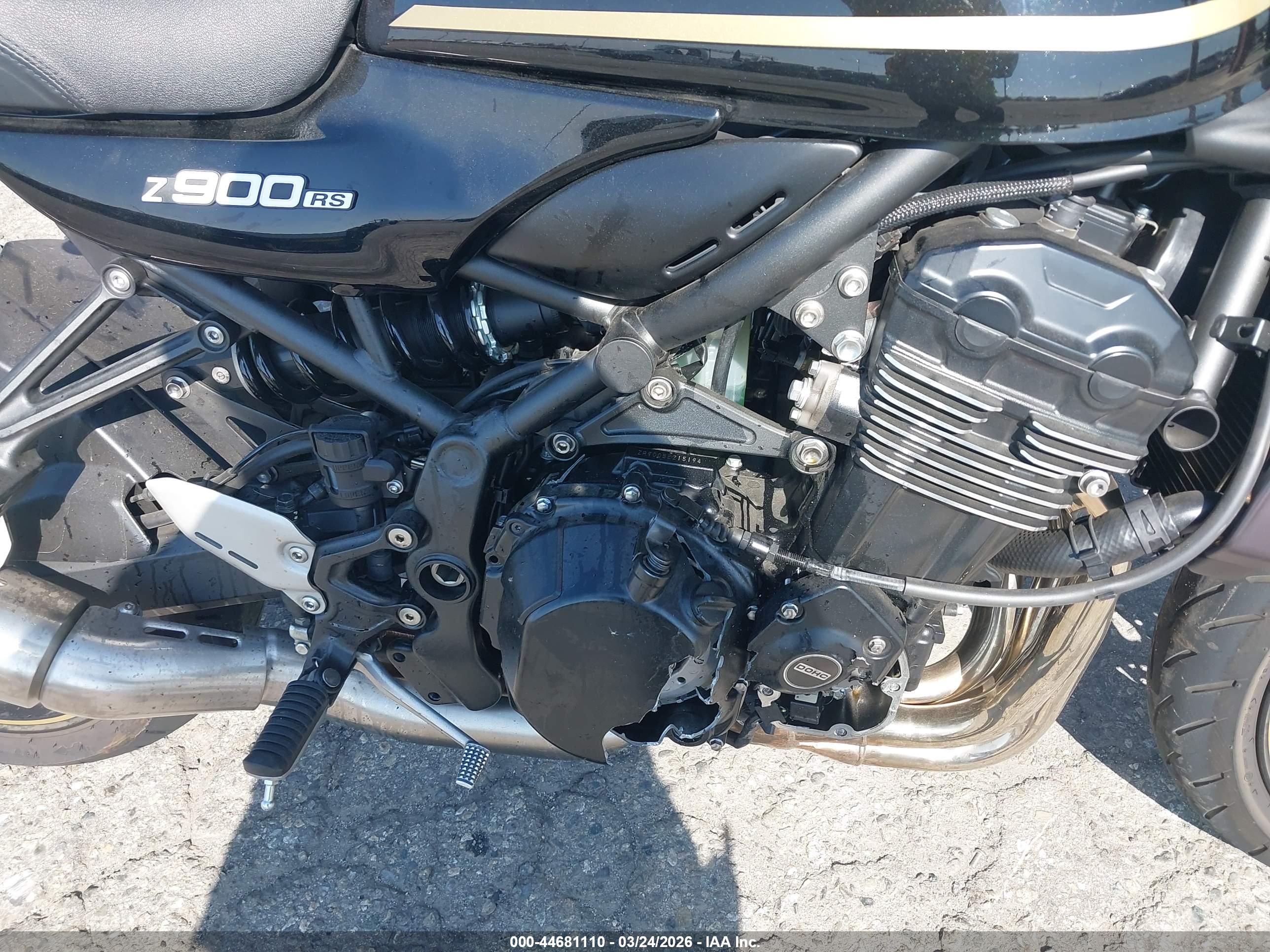 KAWASAKI ZR900 image 8