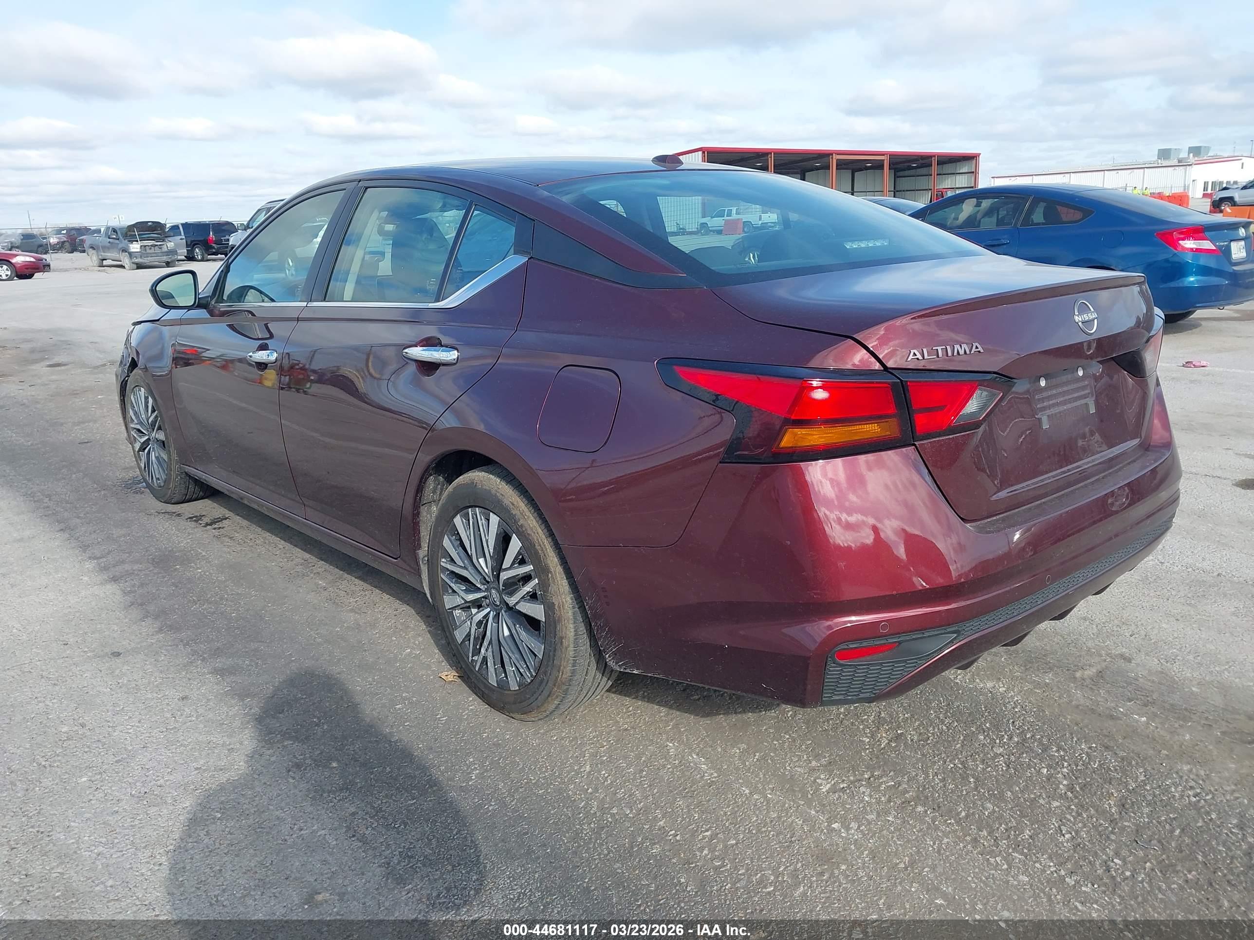 NISSAN ALTIMA image 3