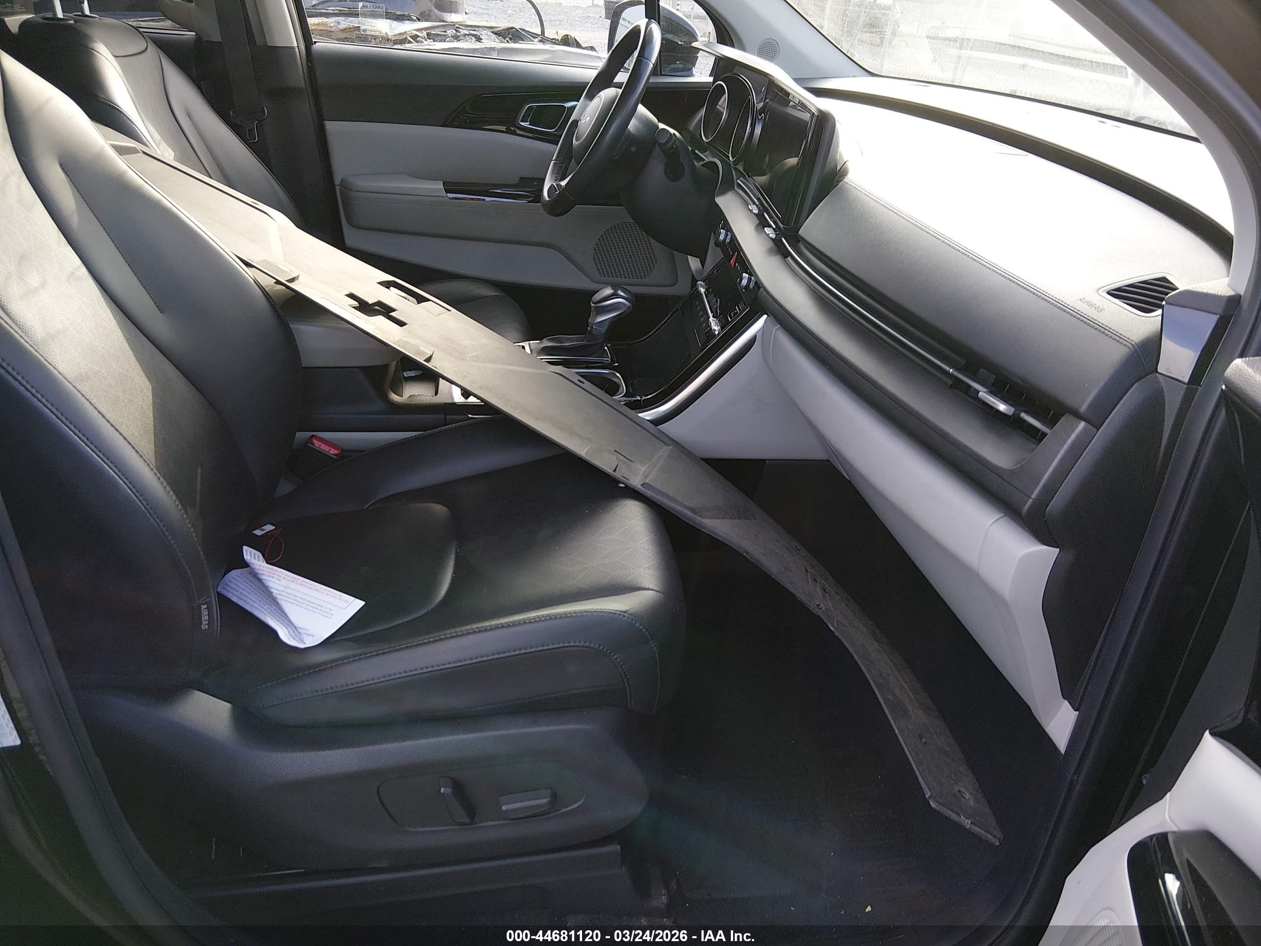 KIA CARNIVAL image 5