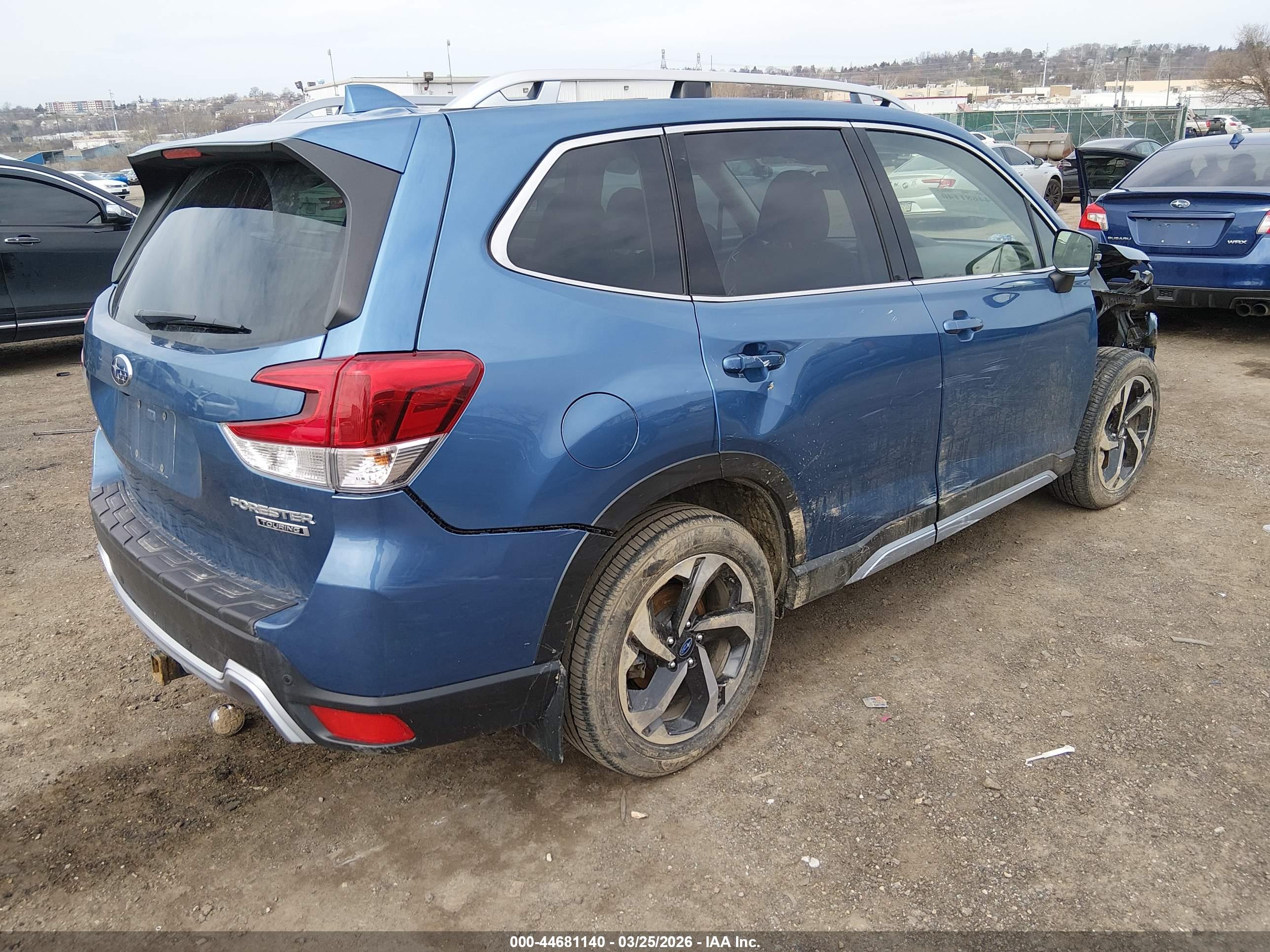 SUBARU FORESTER image 4