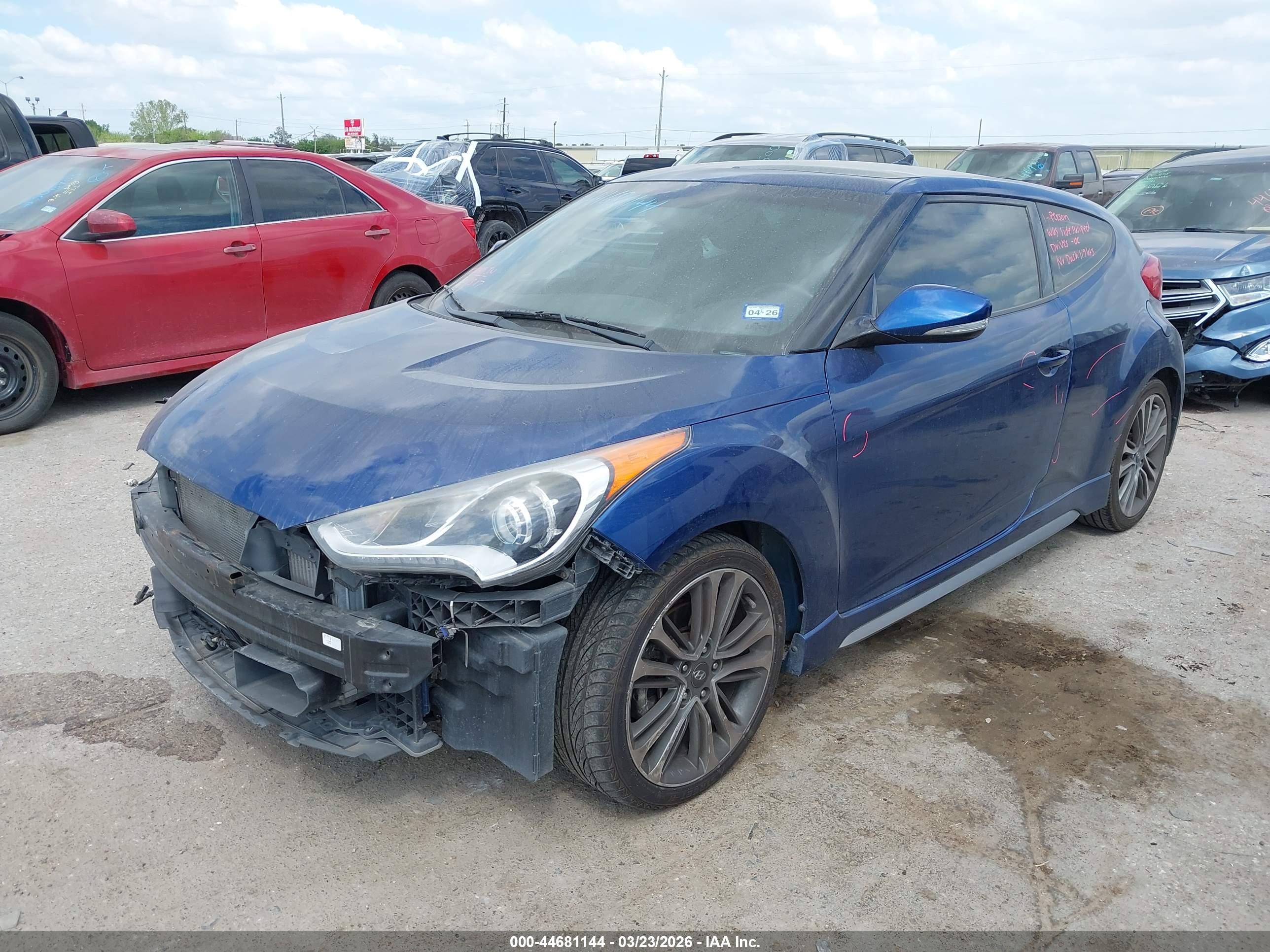 HYUNDAI VELOSTER image 2