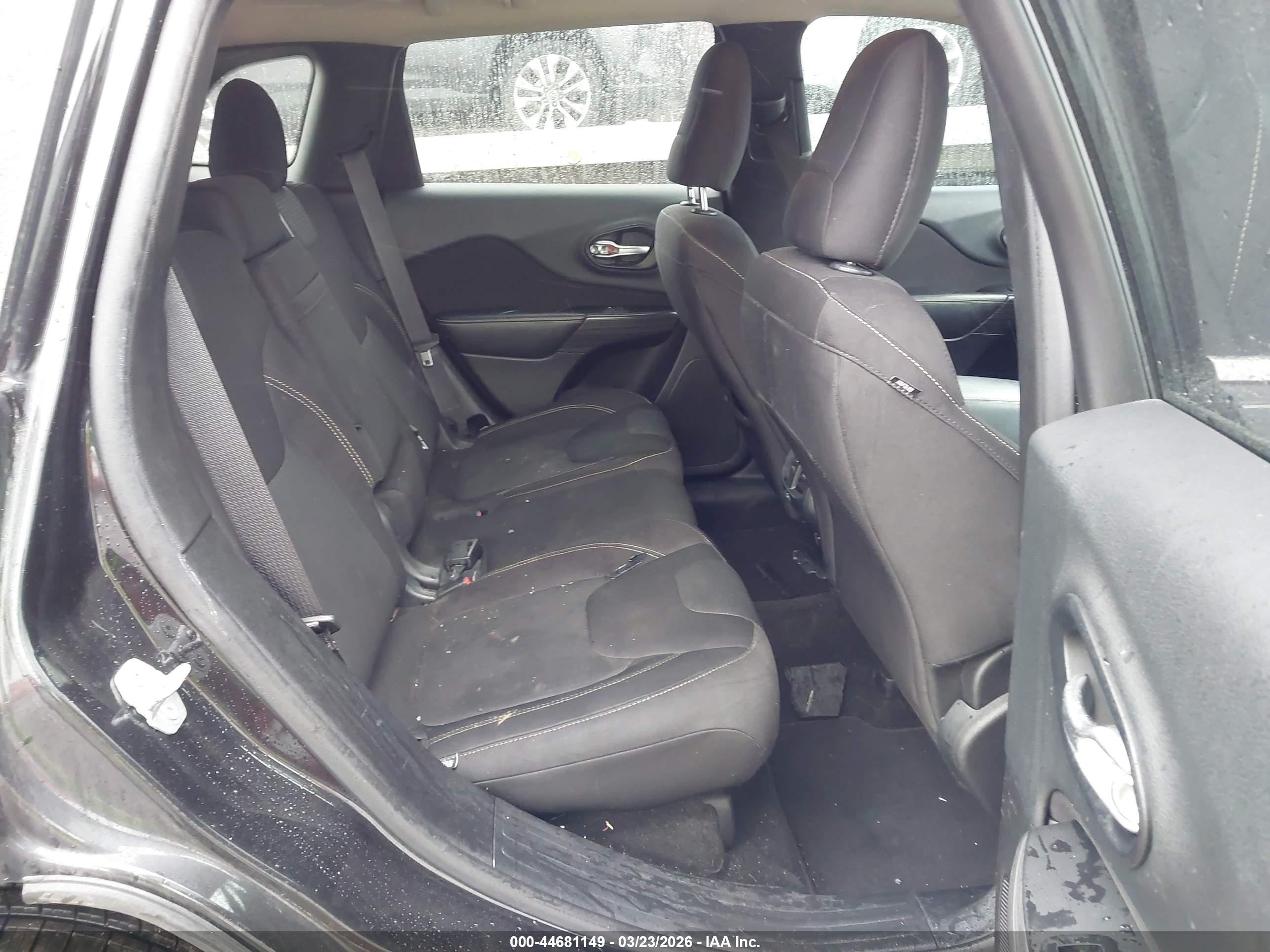 JEEP CHEROKEE image 8