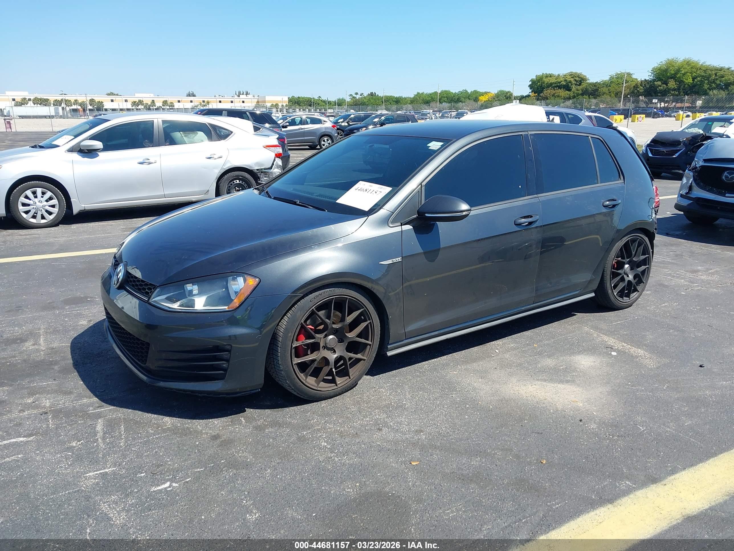 VOLKSWAGEN GOLF image 2