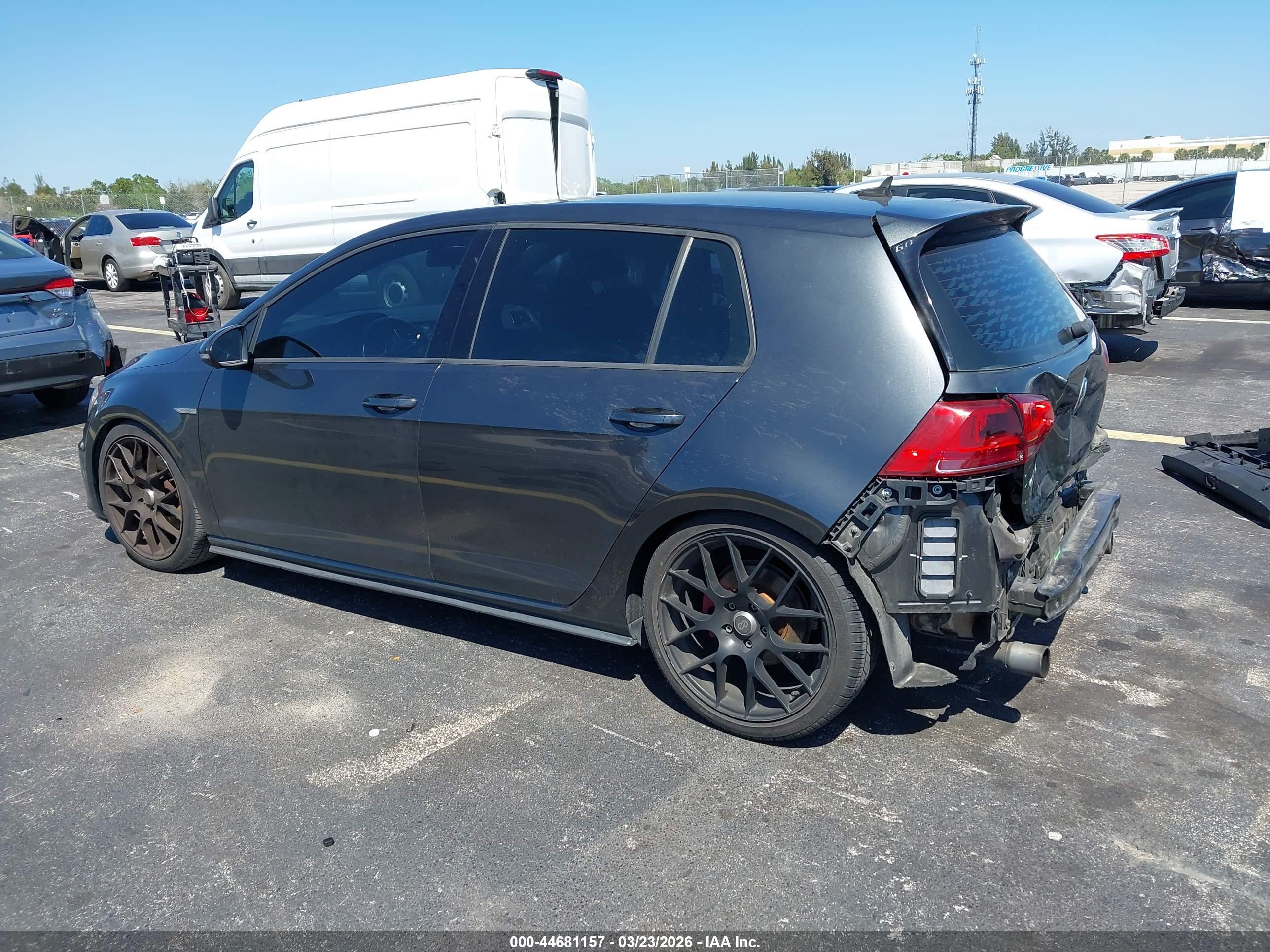 VOLKSWAGEN GOLF image 3