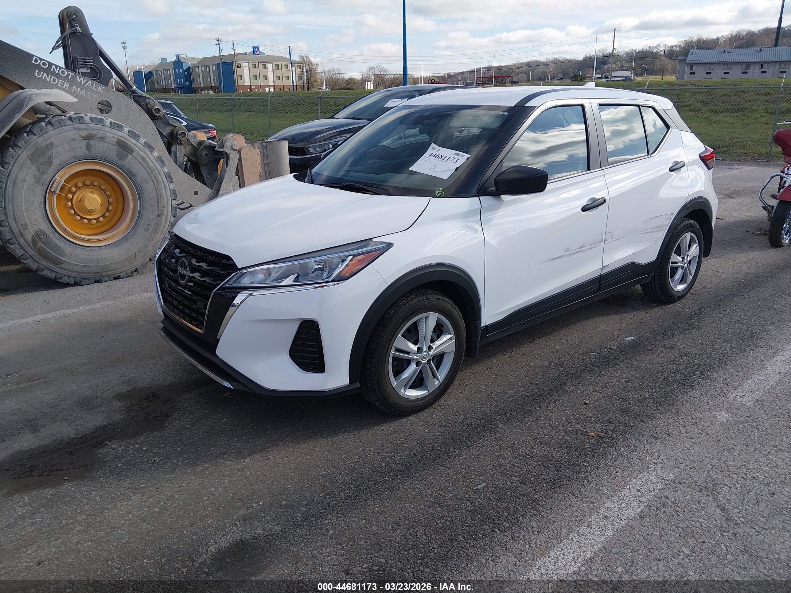 NISSAN KICKS image 2